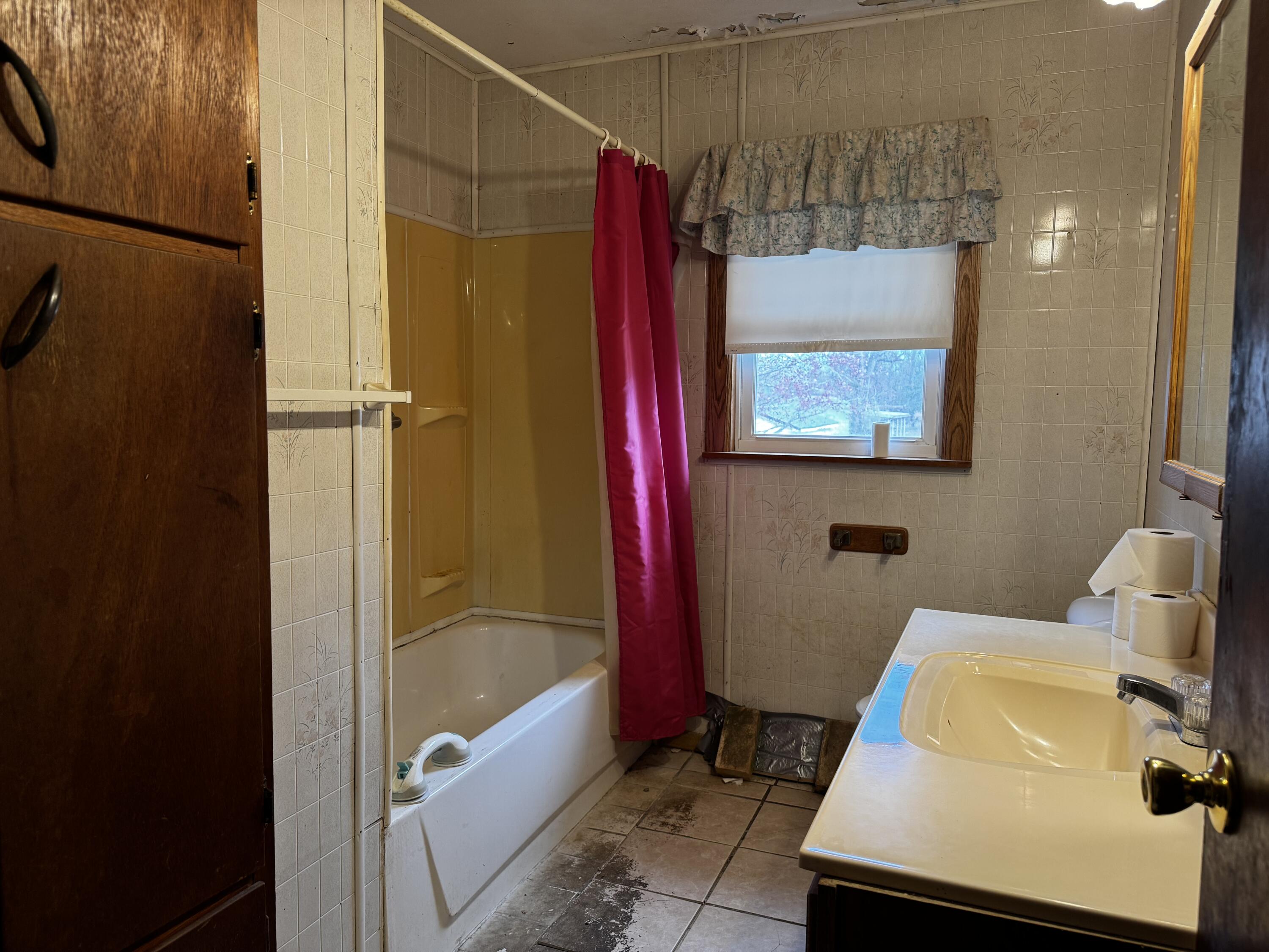 643 South Center Street Property Photo 11