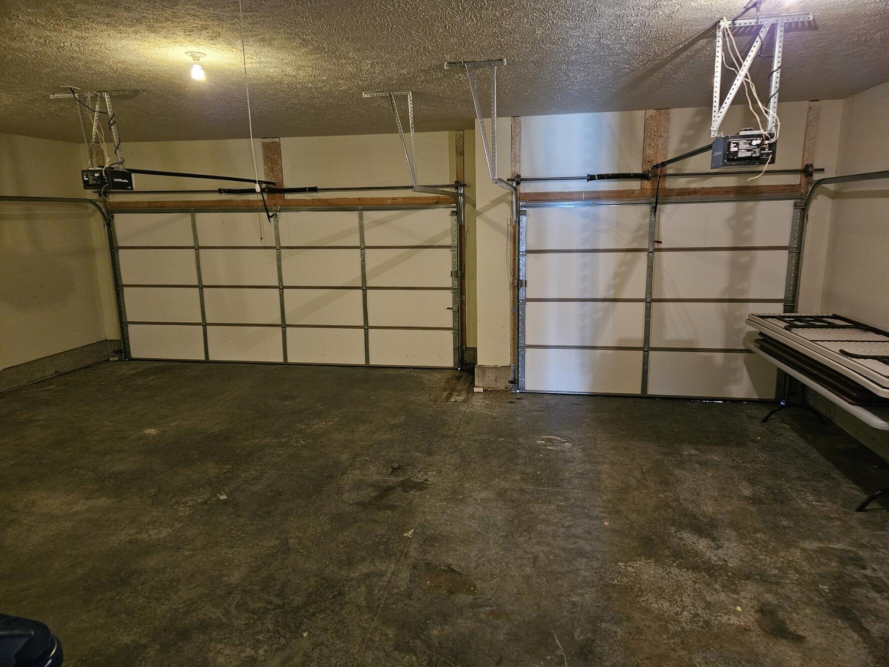 988 Capitol Hill Drive Property Photo 3
