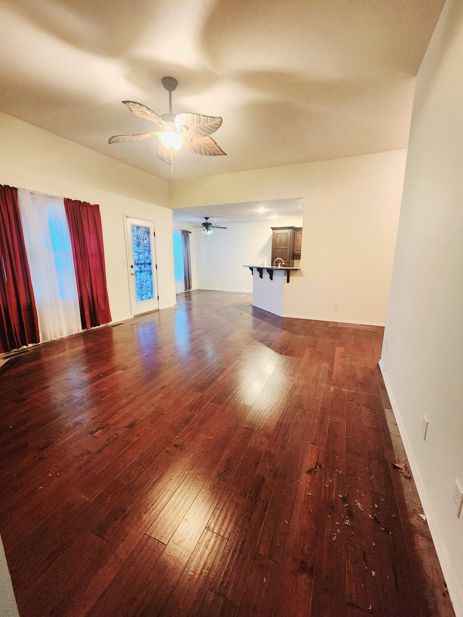 988 Capitol Hill Drive Property Photo 6