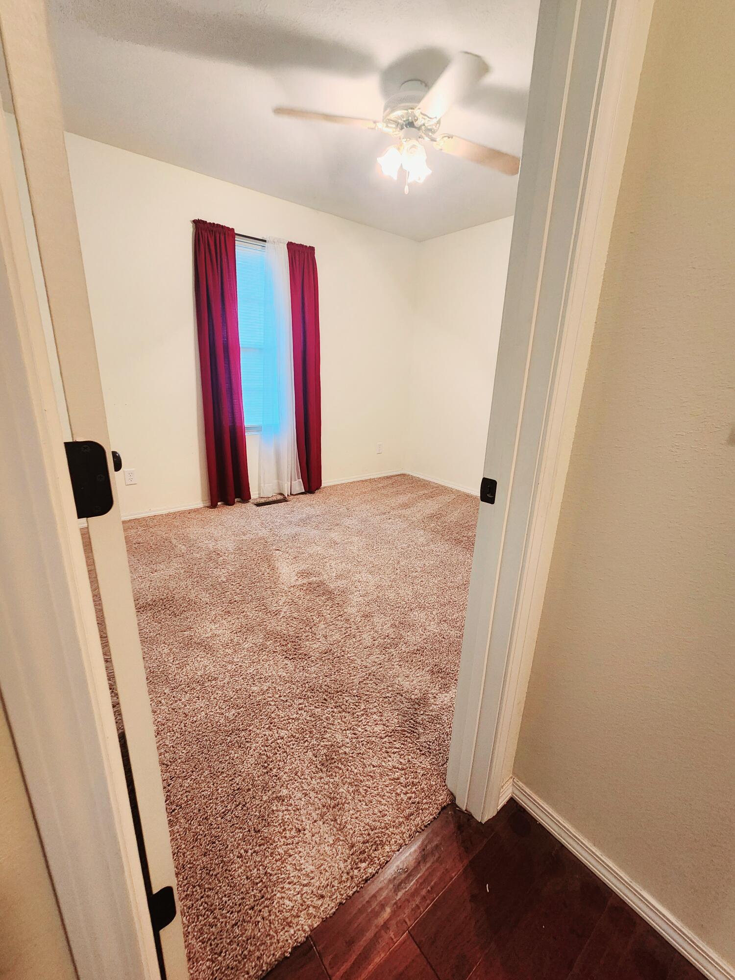 988 Capitol Hill Drive Property Photo 12