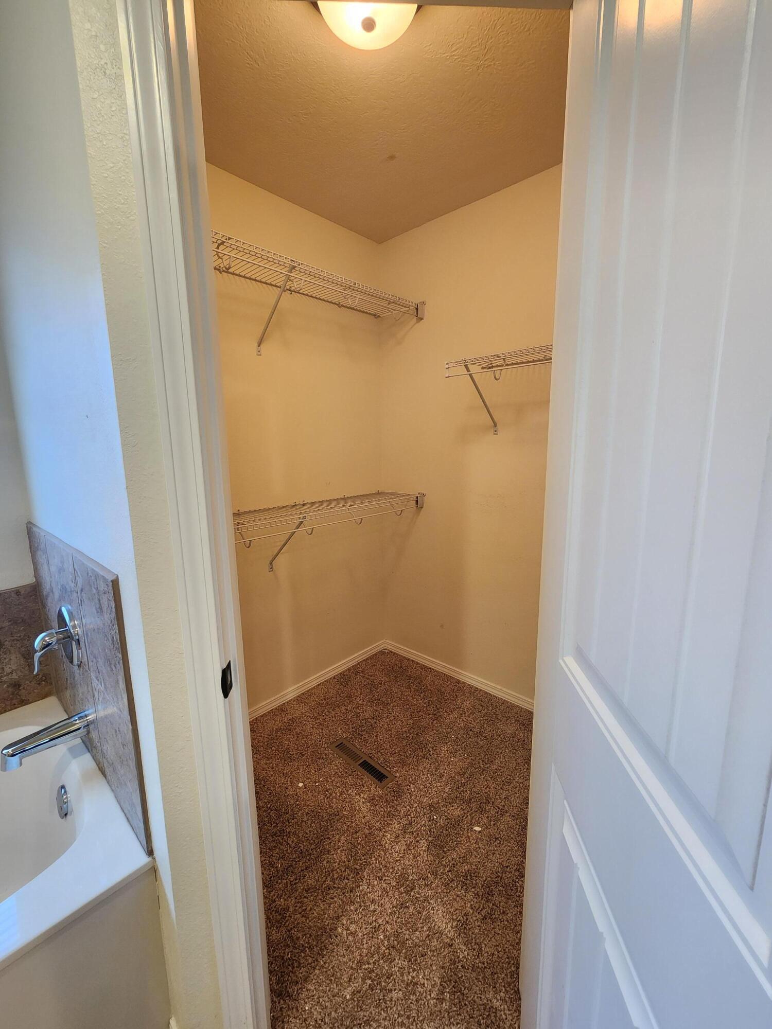 988 Capitol Hill Drive Property Photo 17
