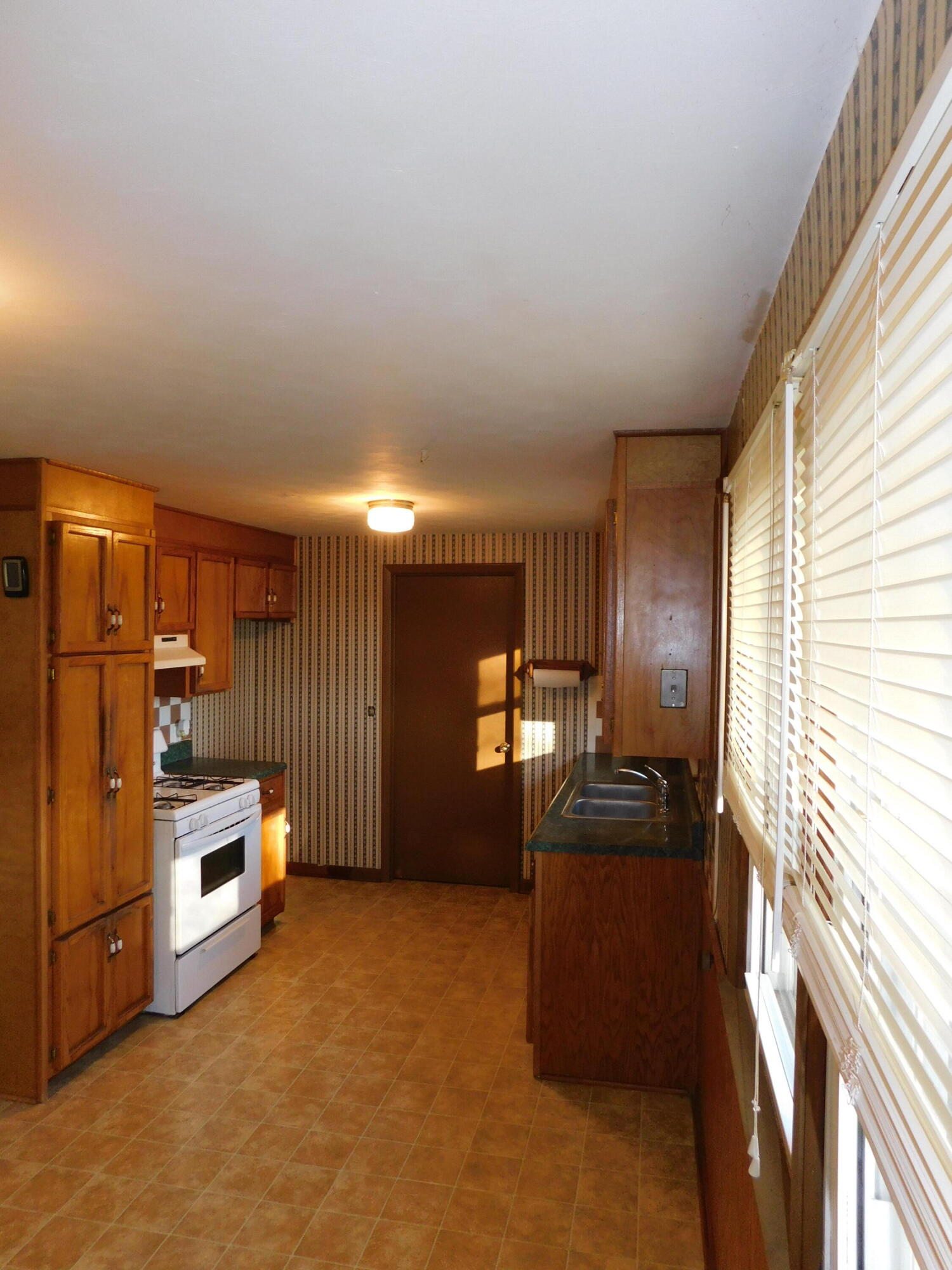 113 Melody Lane Property Photo 9