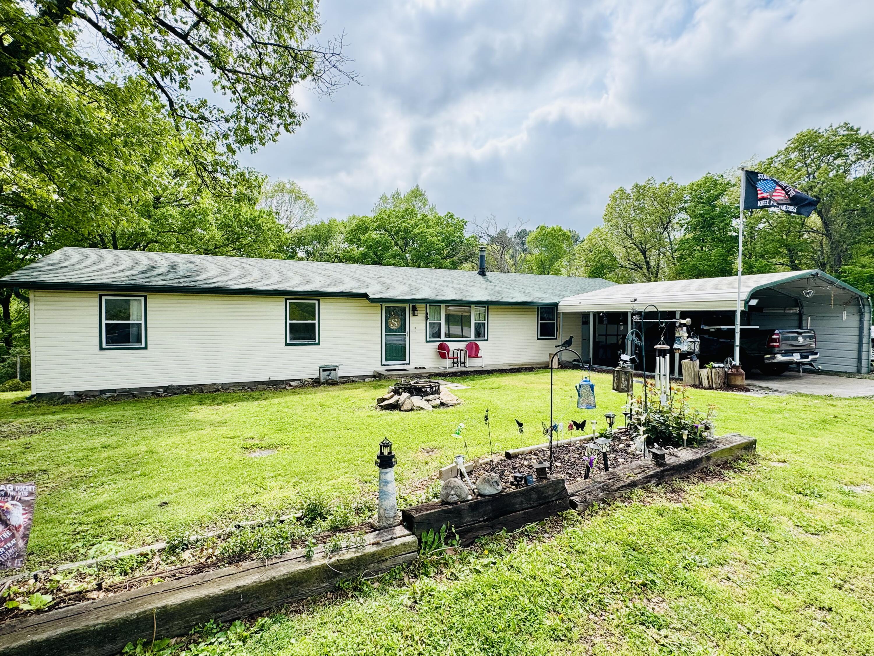 707 Highway F Property Photo 2