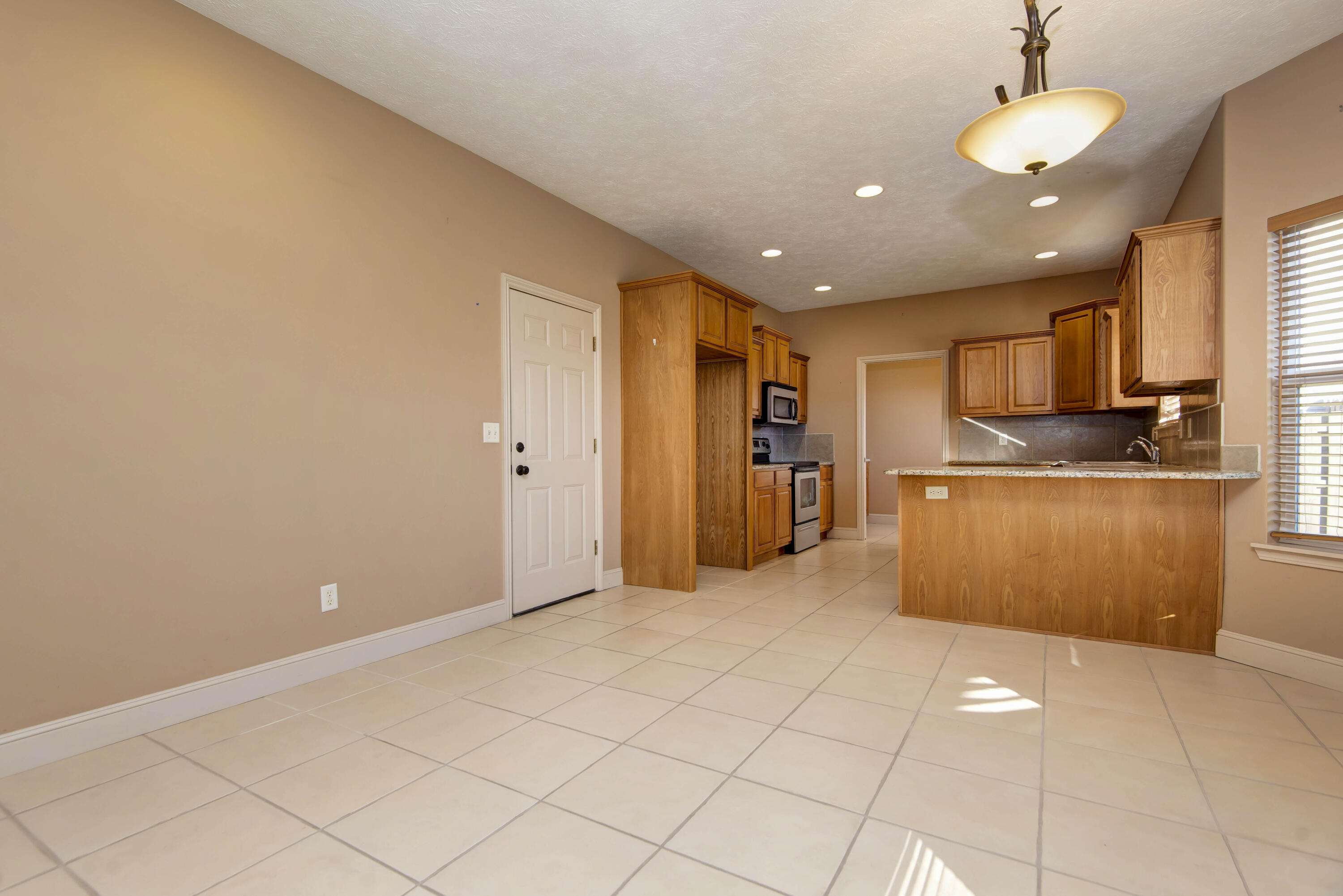 3738 North Mccurry Avenue Property Photo 8