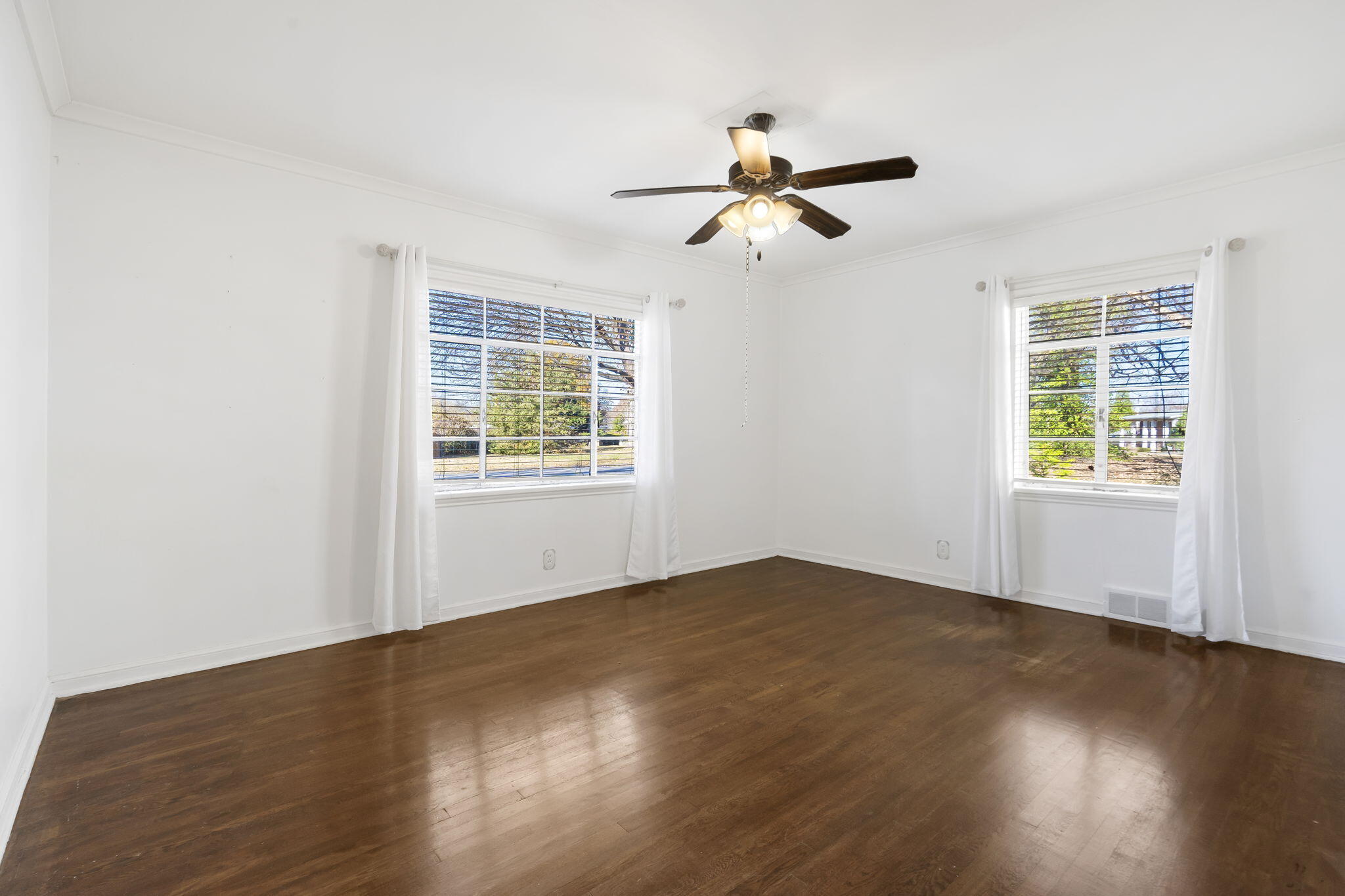 806 East Linwood Drive Property Photo 20