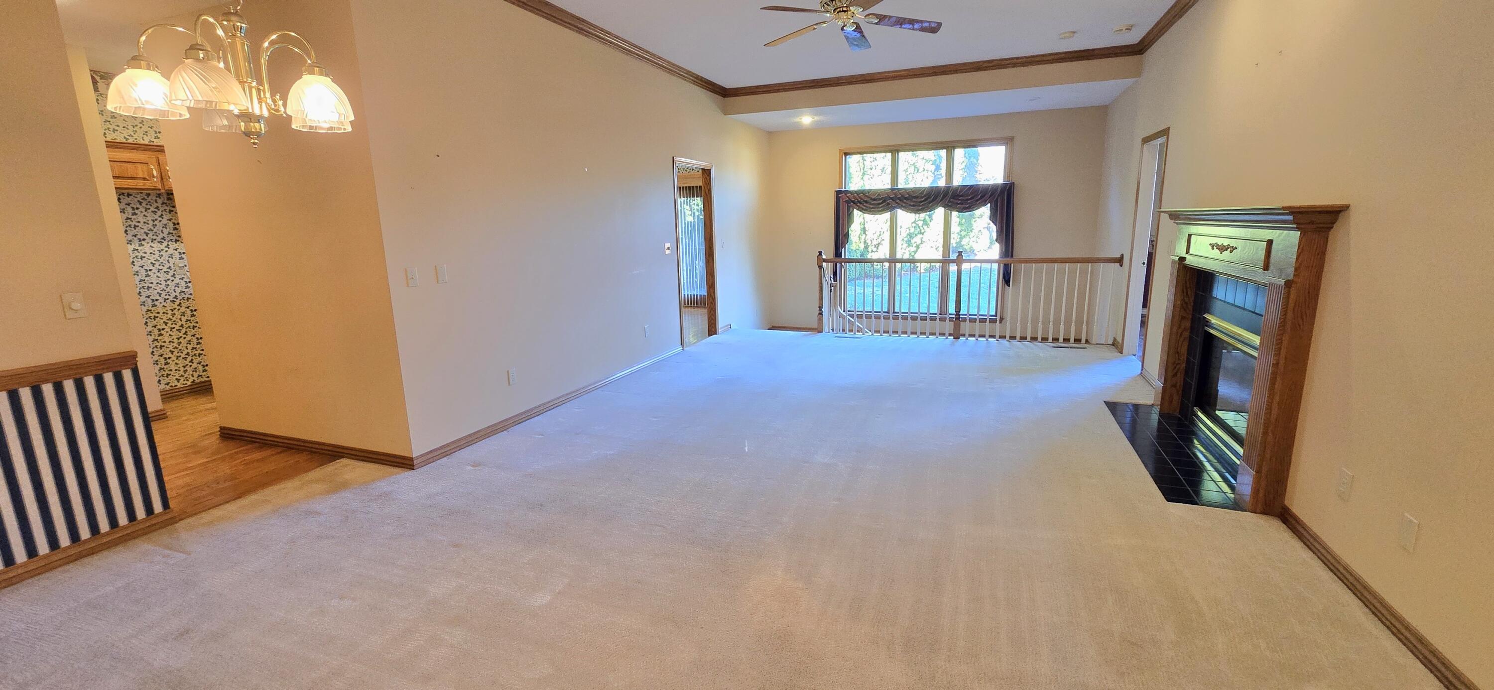 962 South Carriage Avenue Property Photo 4