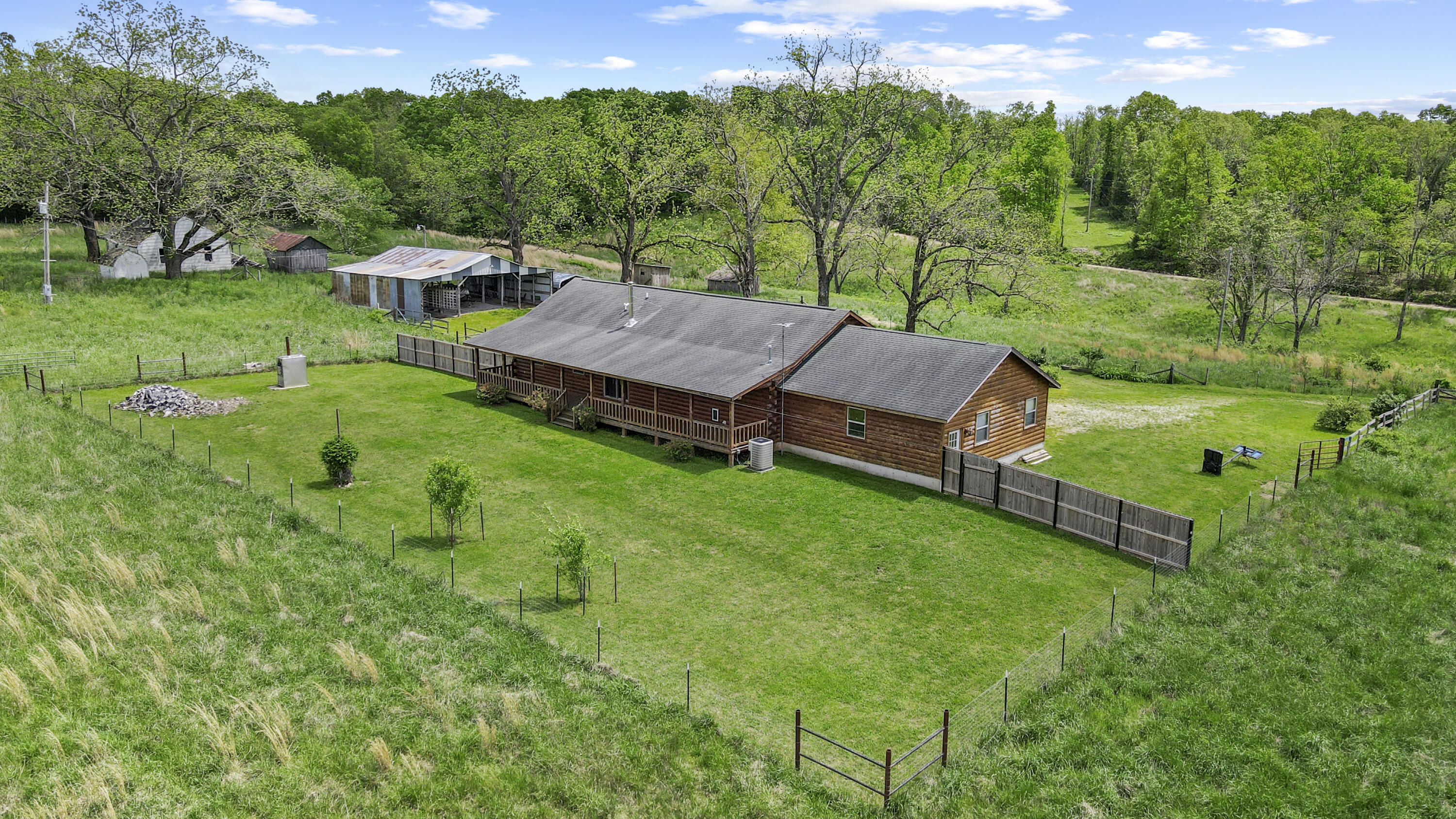 323 County Road 6720 Property Photo 7
