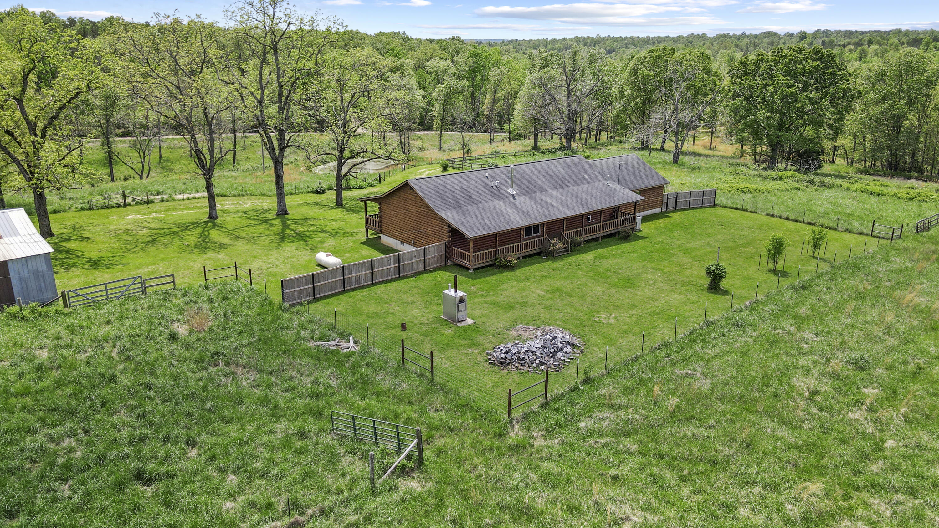 323 County Road 6720 Property Photo 8