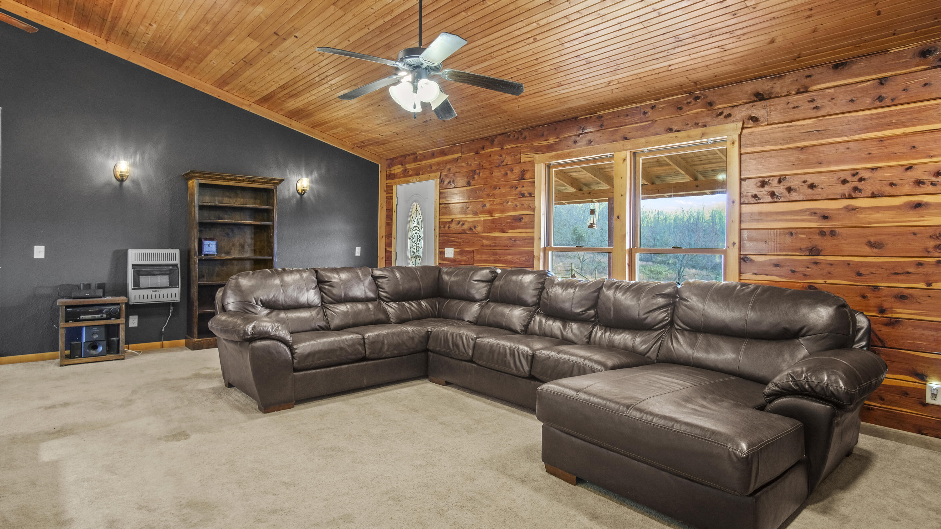 323 County Road 6720 Property Photo 5