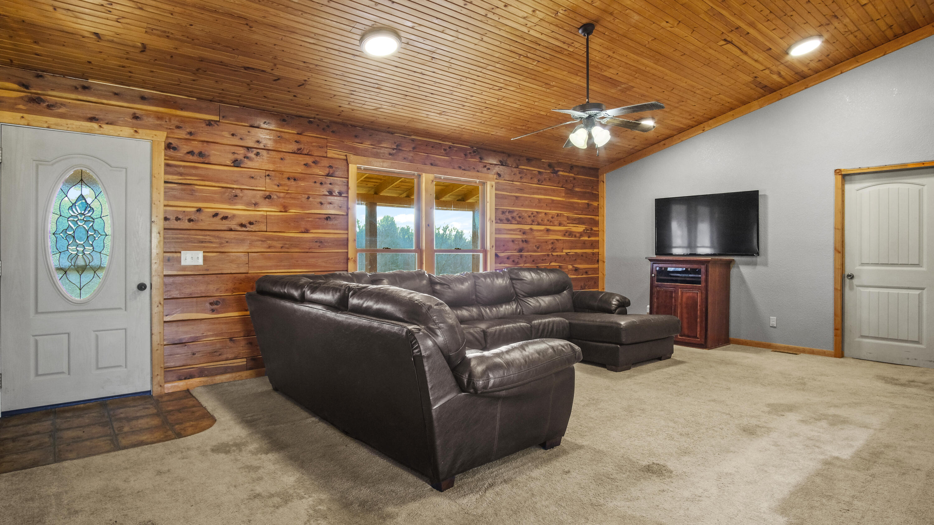 323 County Road 6720 Property Photo 6