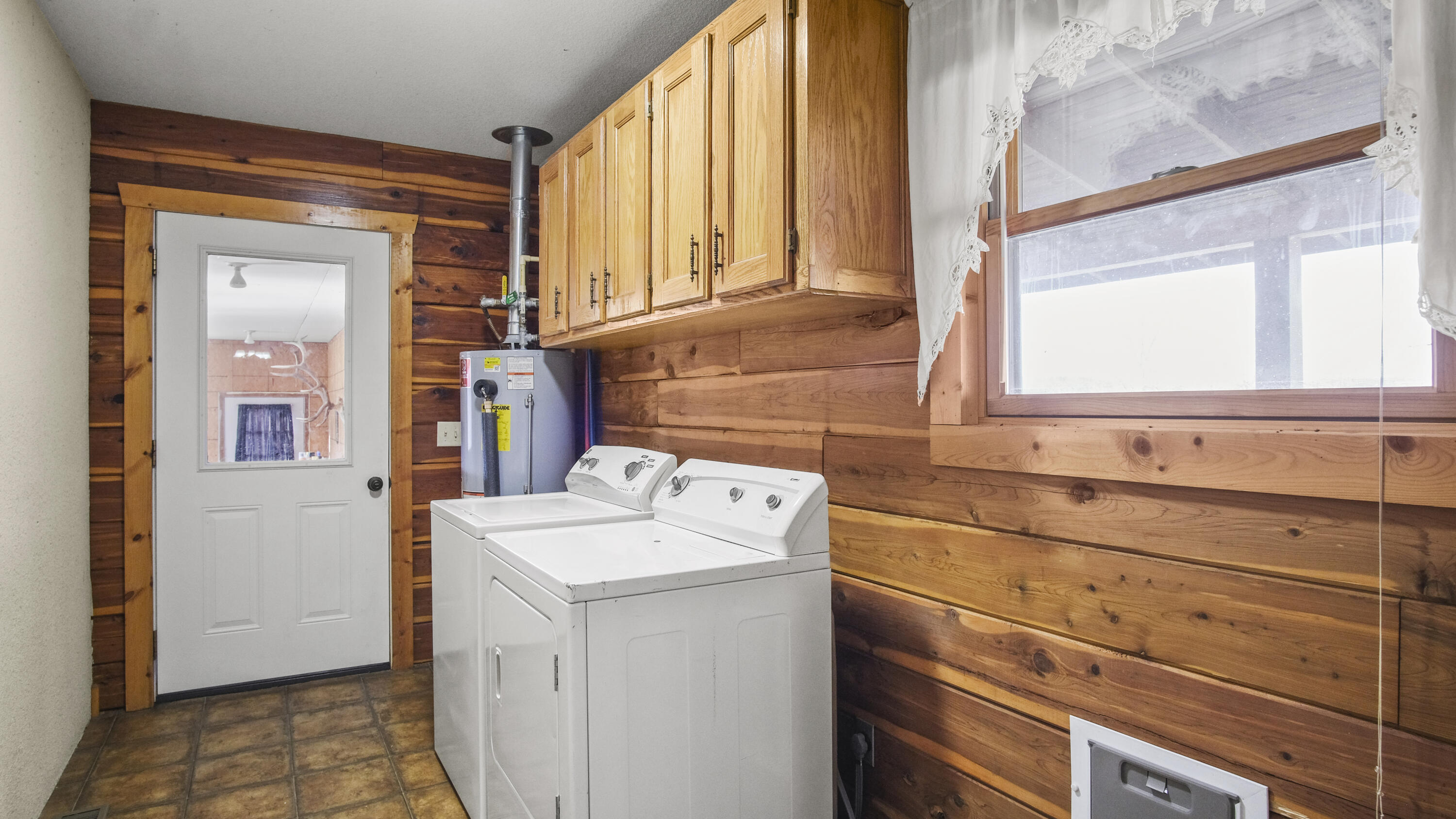 323 County Road 6720 Property Photo 16