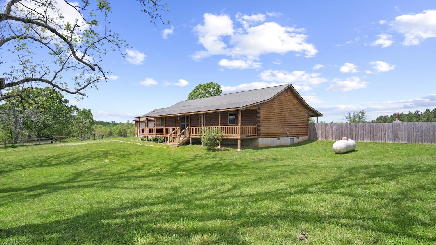 323 County Road 6720 Property Photo 21