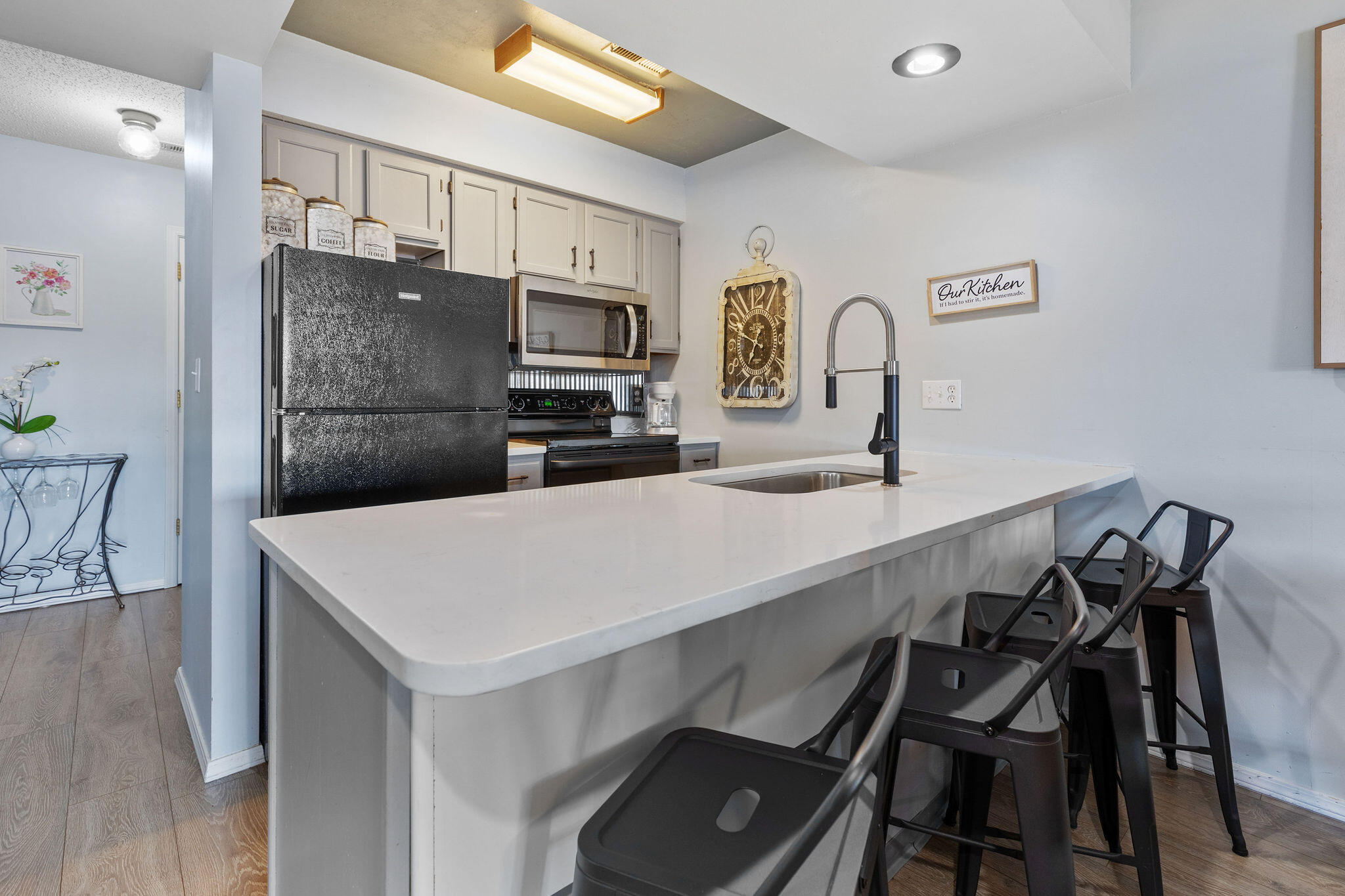 526 Notch Lane Property Photo 8