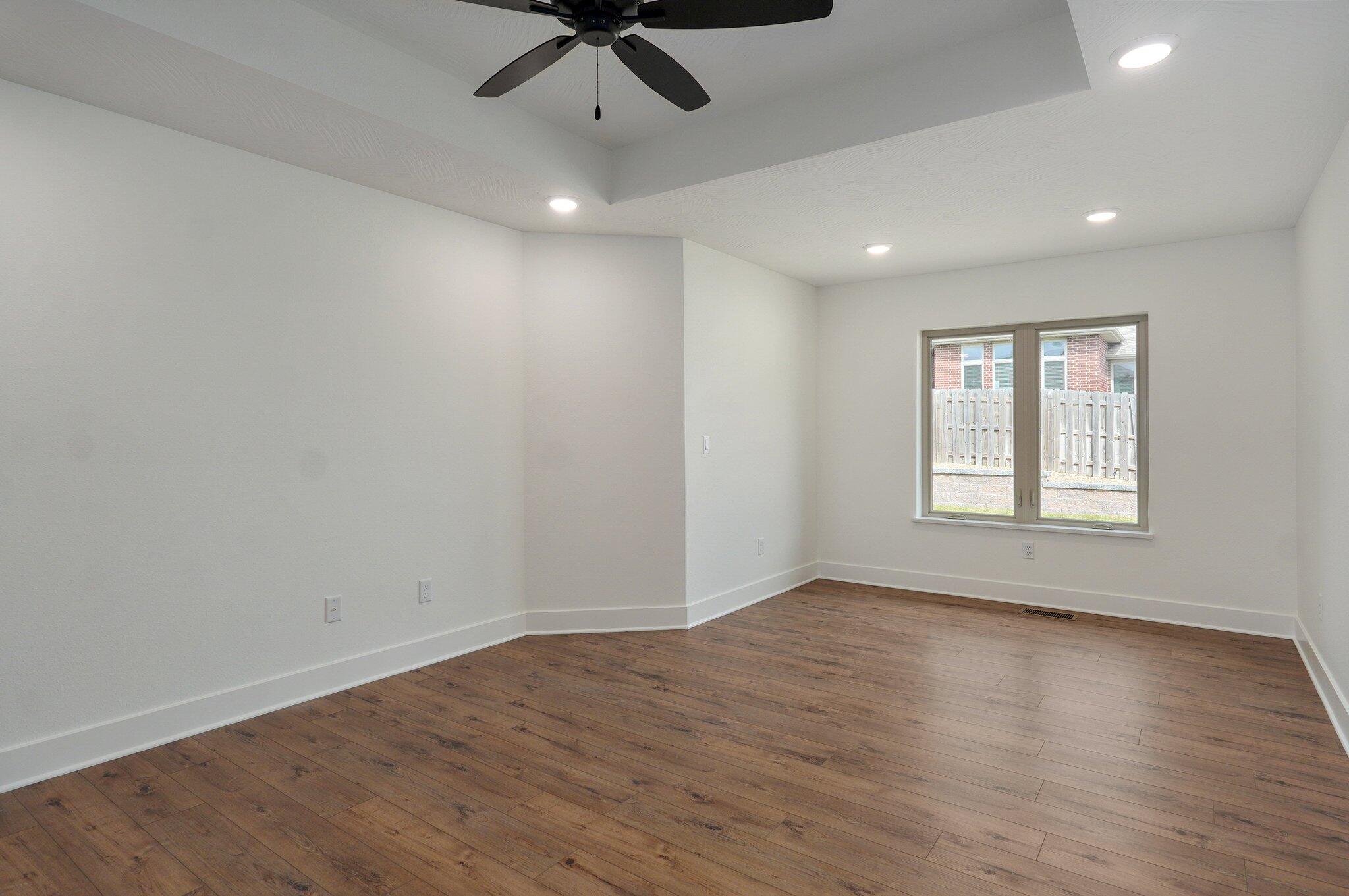 2423 East Cardinal Street Property Photo 9