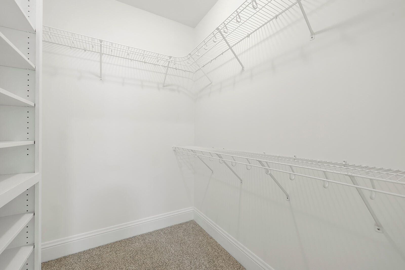 136 Grand Pointe Property Photo 30