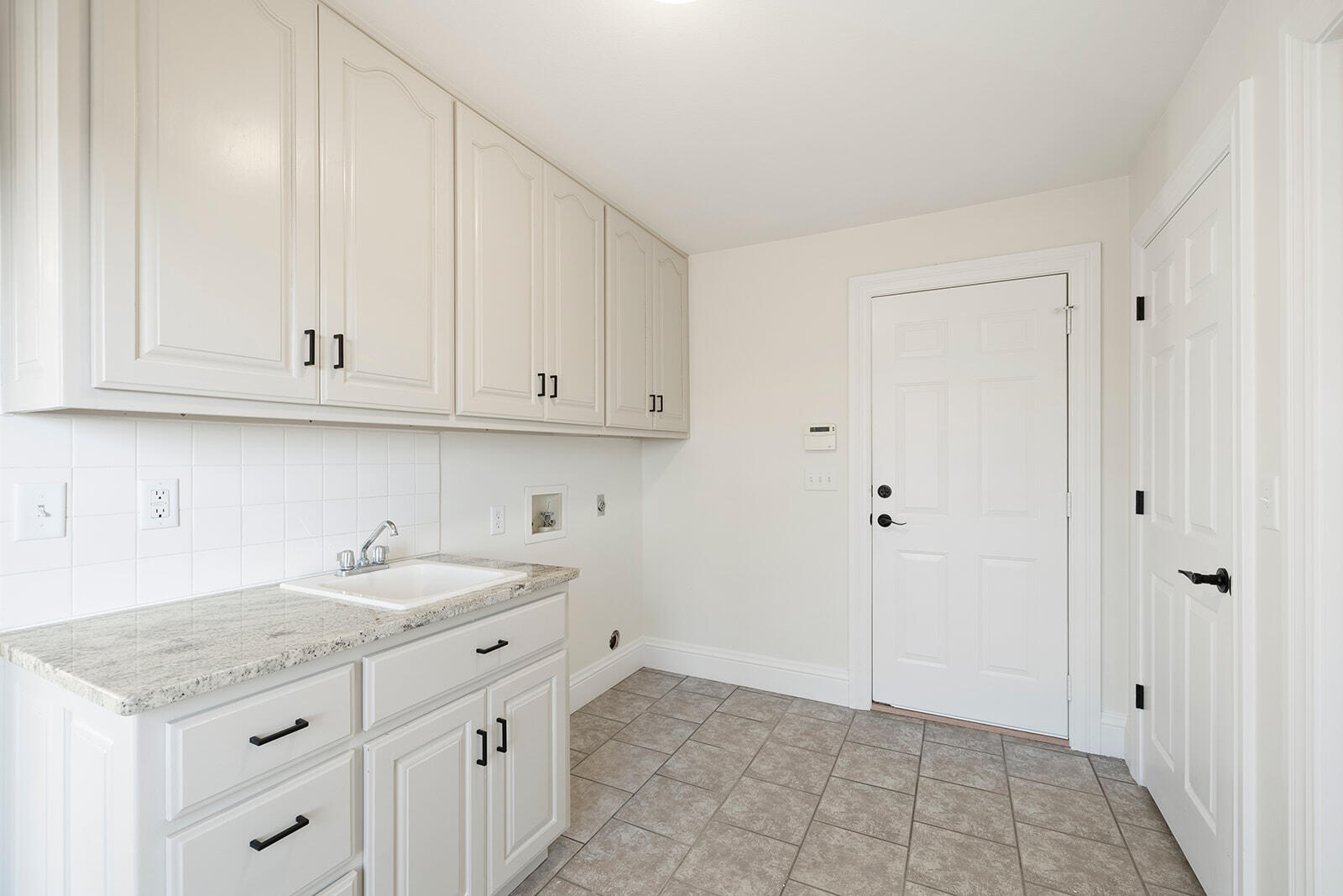 136 Grand Pointe Property Photo 33