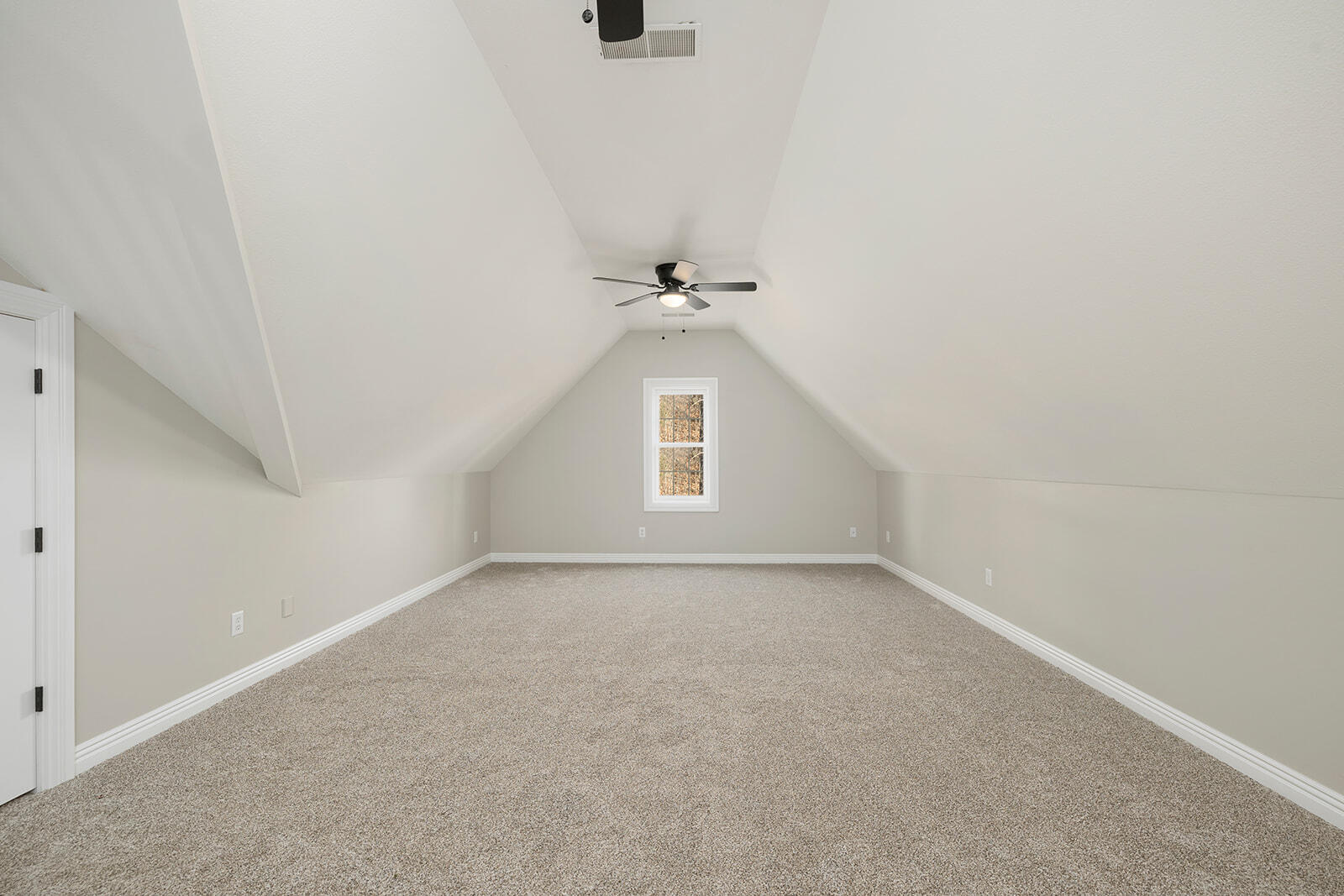 136 Grand Pointe Property Photo 38