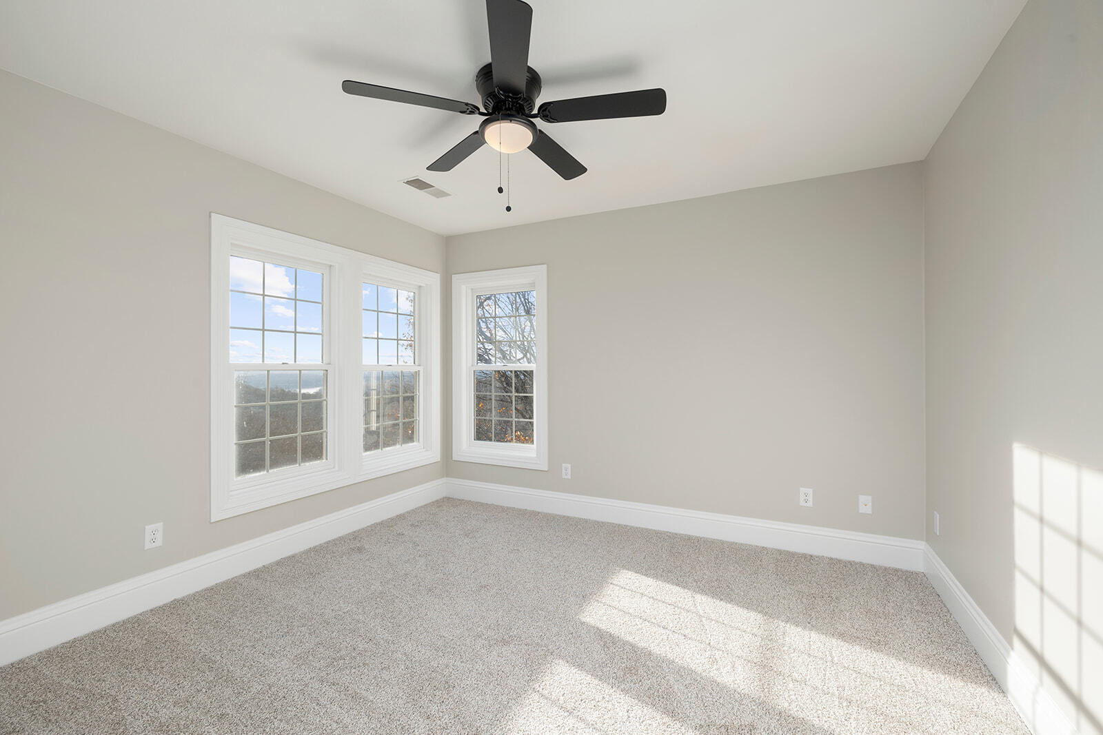 136 Grand Pointe Property Photo 44