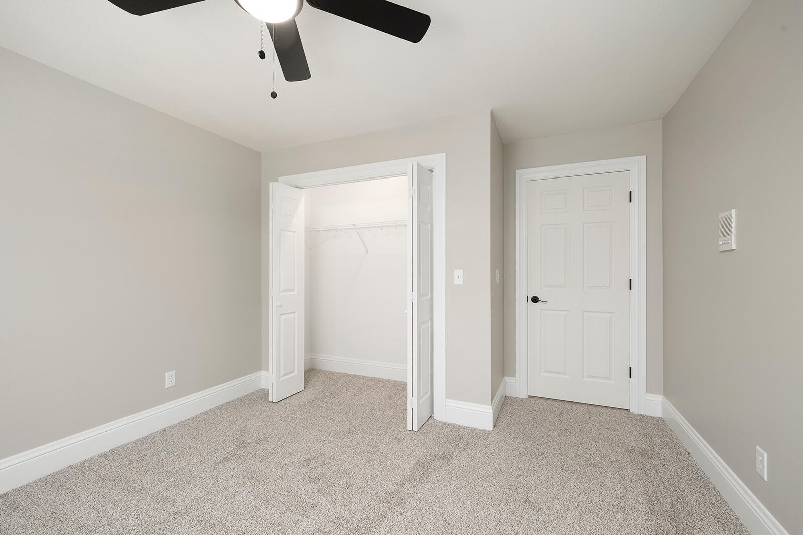 136 Grand Pointe Property Photo 47