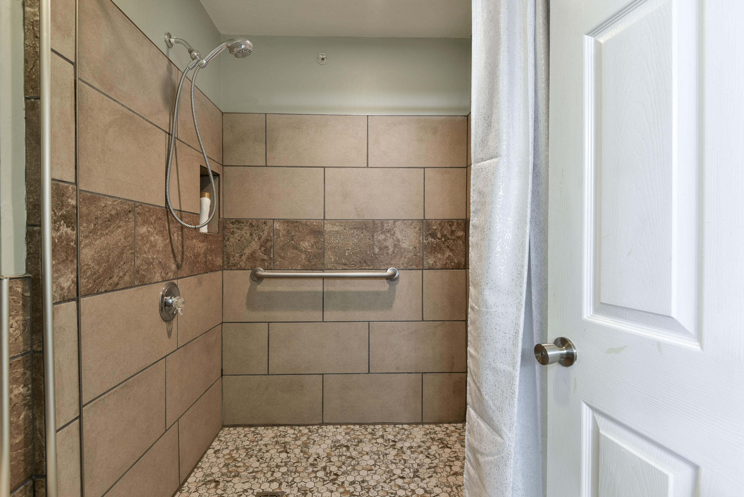 192 West Rockford Drive Property Photo 14