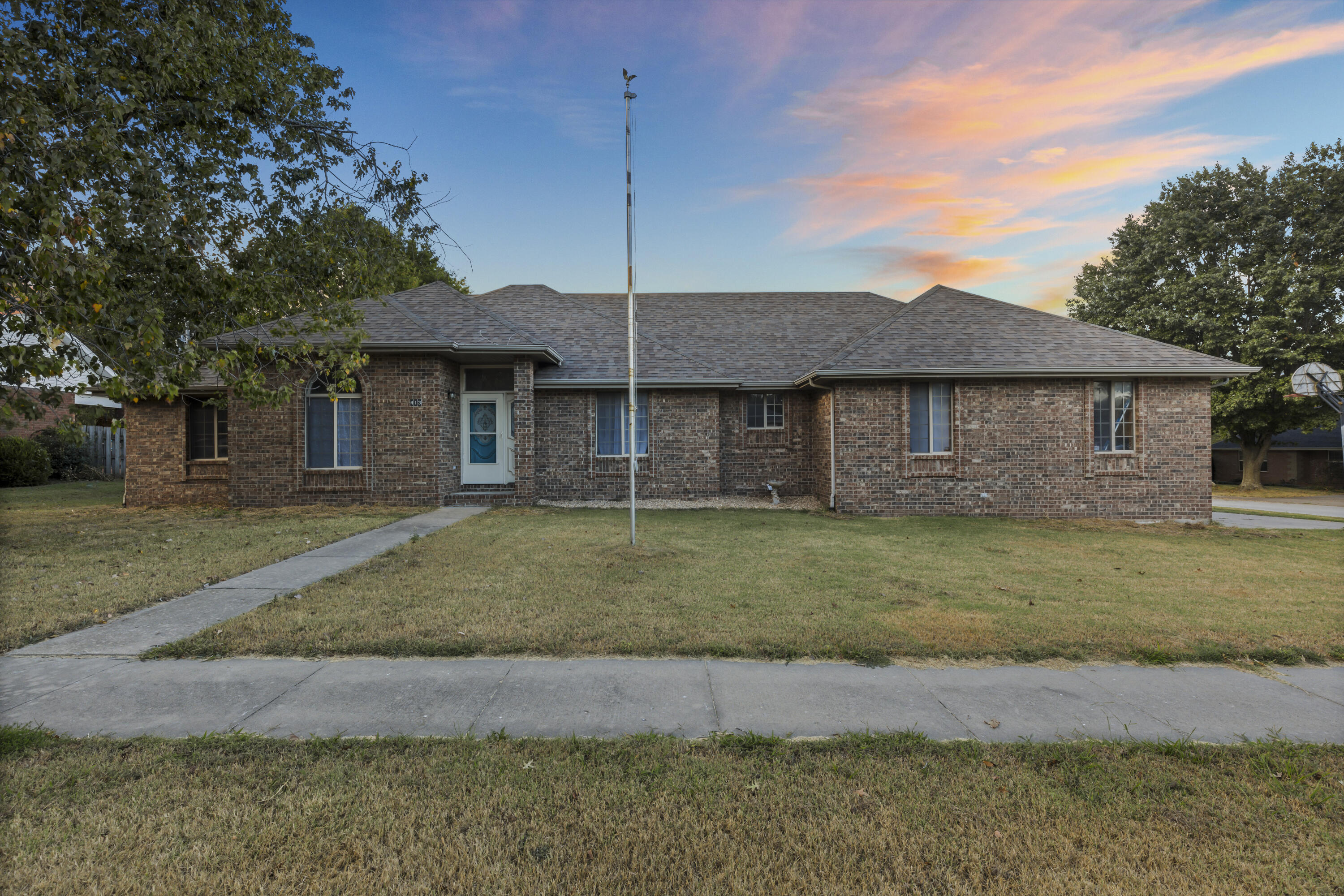 413 East Wildwood Flower Drive Property Photo 1