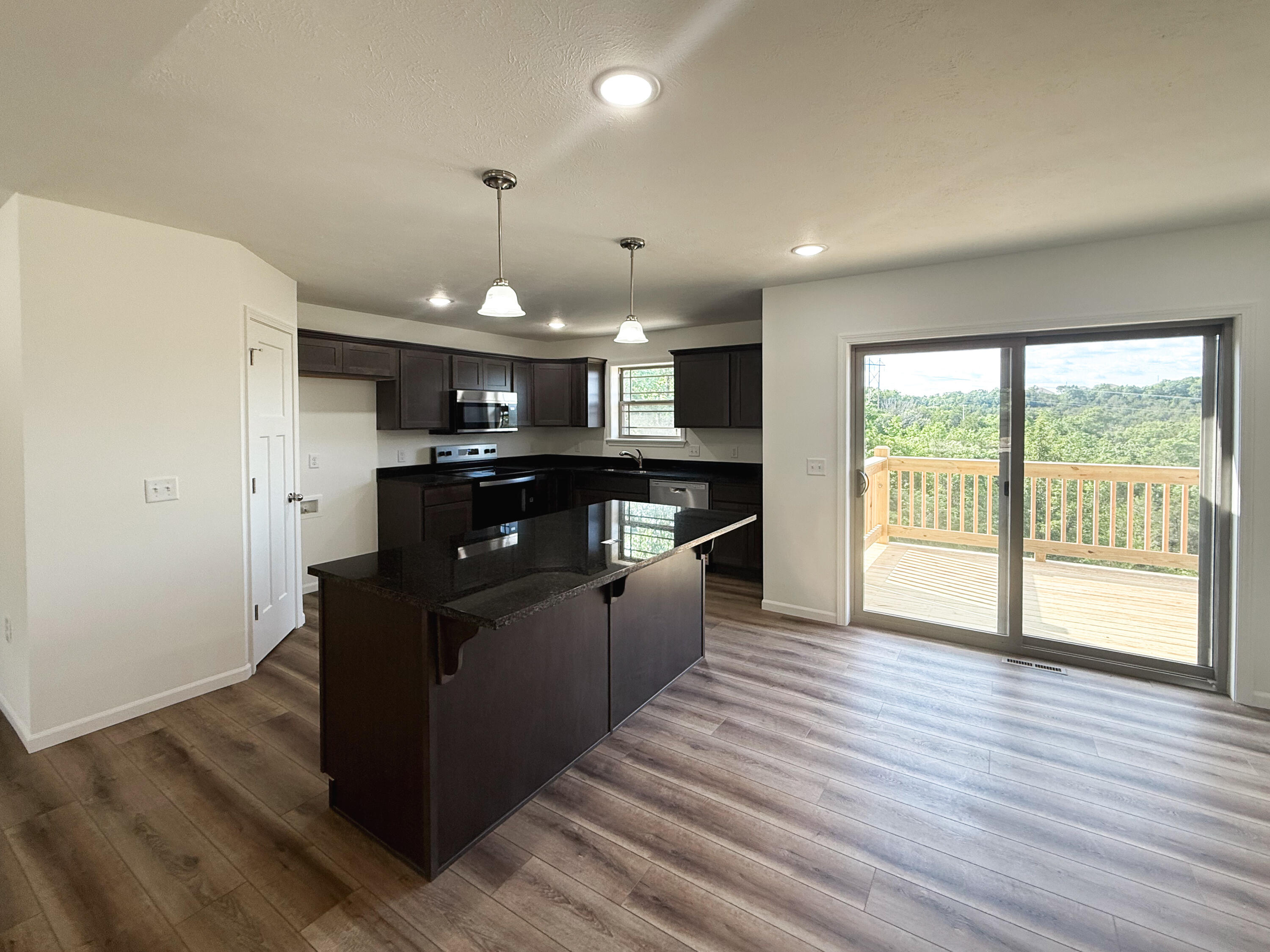 551 Pine Woods Village Drive Property Photo 4
