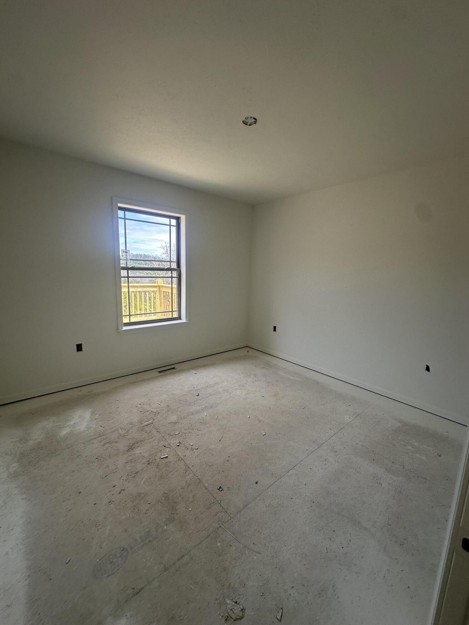 551 Pine Woods Village Drive Property Photo 6