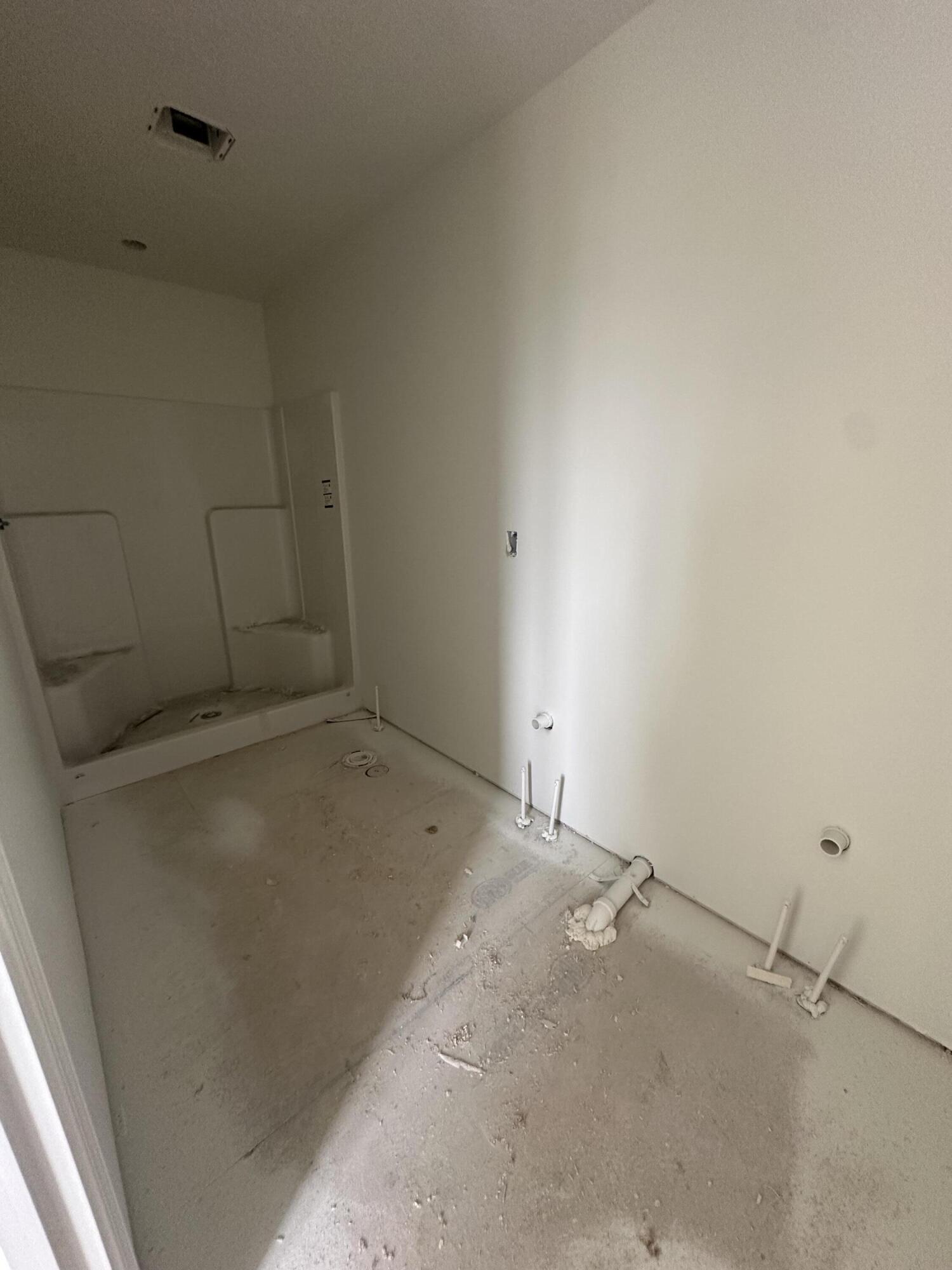 551 Pine Woods Village Drive Property Photo 9