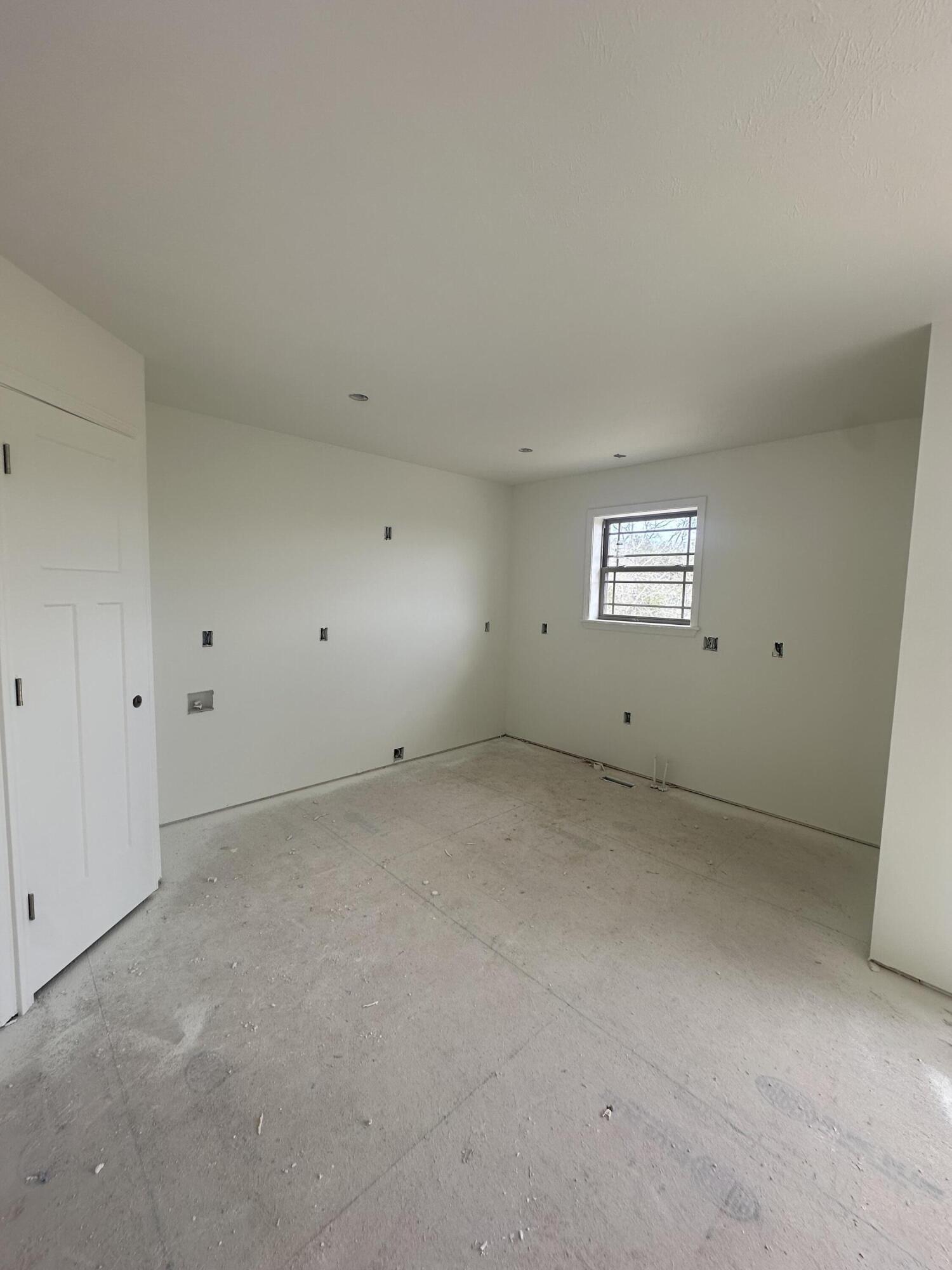 551 Pine Woods Village Drive Property Photo 10
