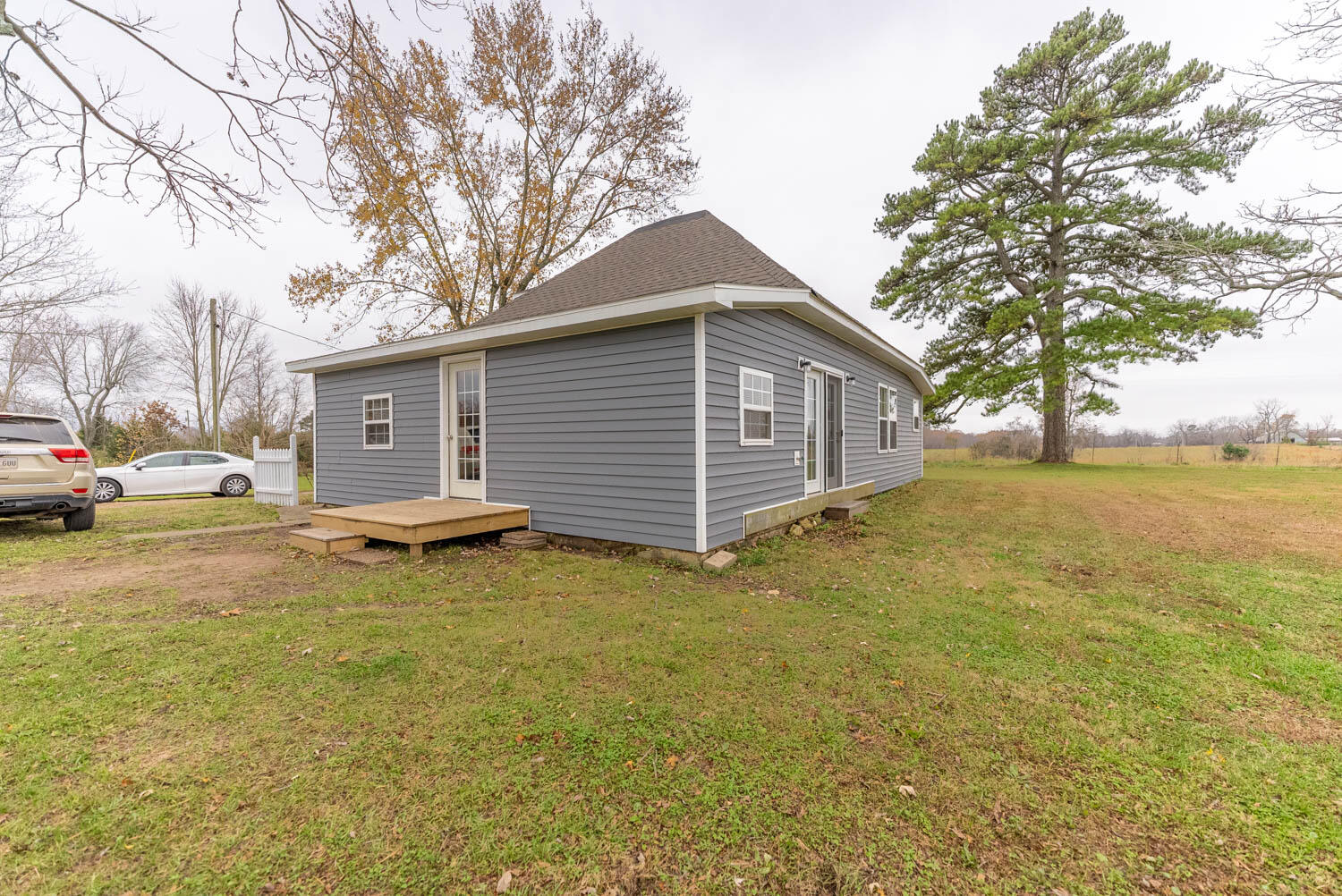 8806 County Road 9460 Property Photo 5