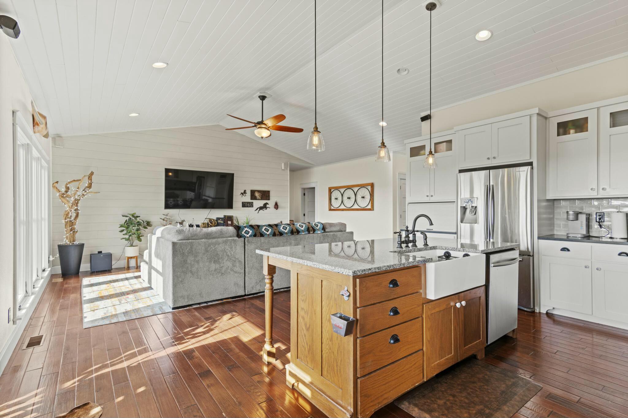 720 Yandell Cove Road Property Photo 11