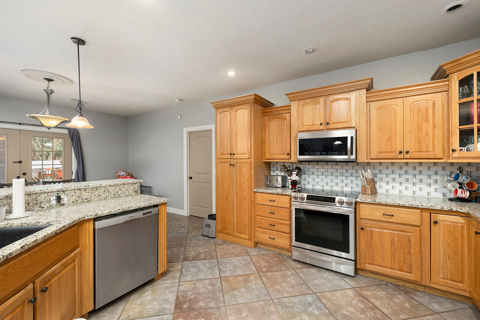 627 North Rockingham Avenue Property Photo 6