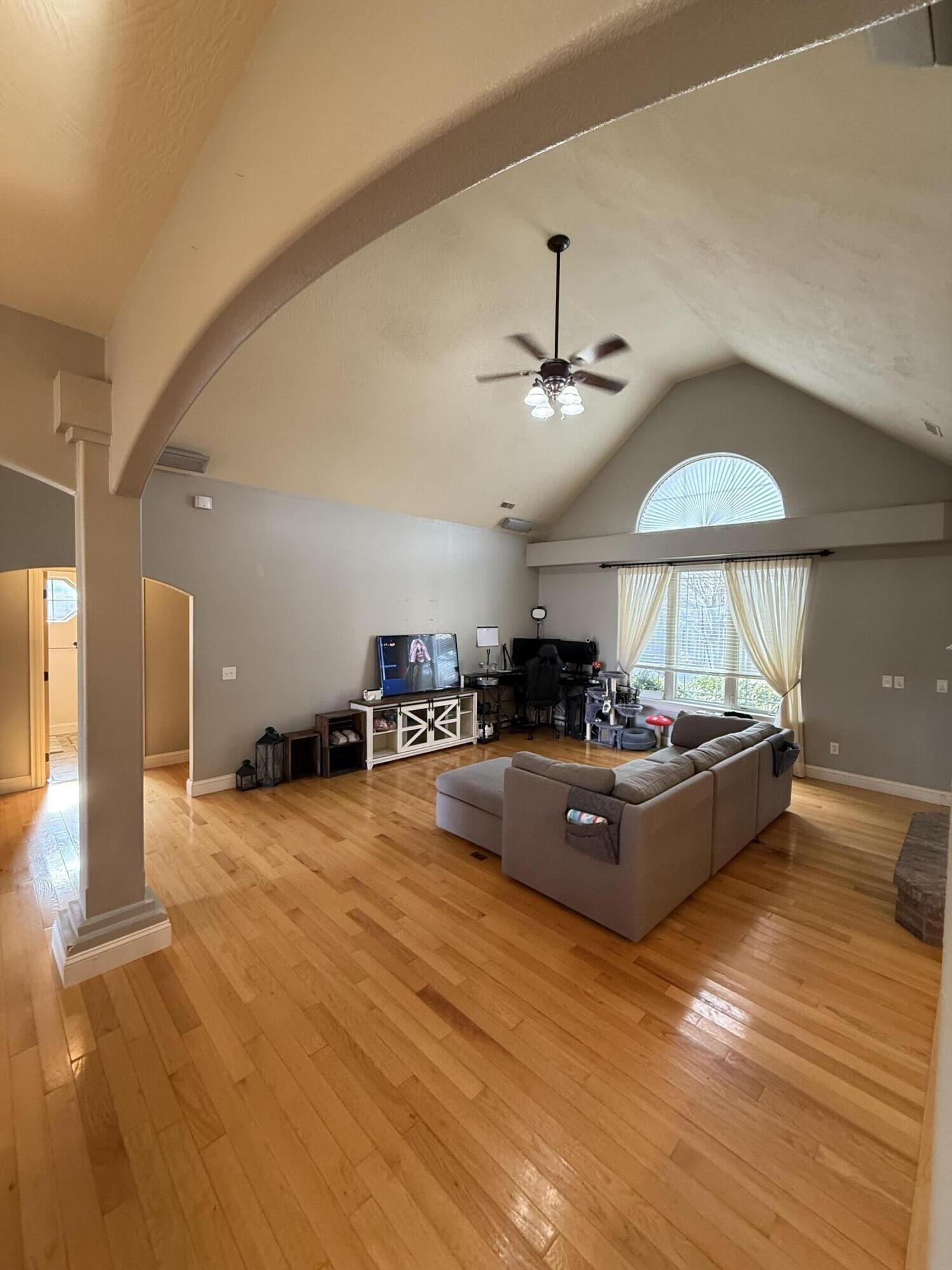 627 North Rockingham Avenue Property Photo 16