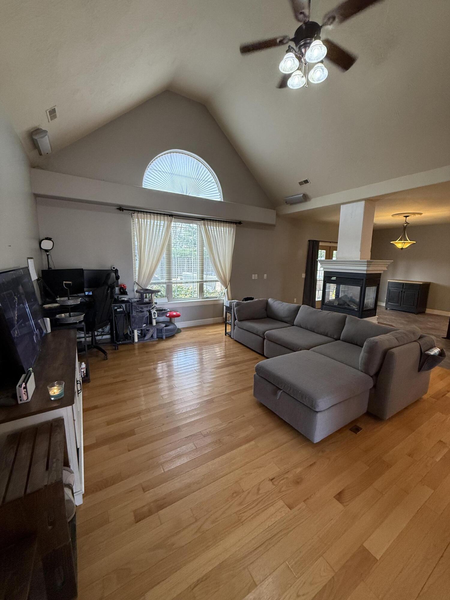 627 North Rockingham Avenue Property Photo 19