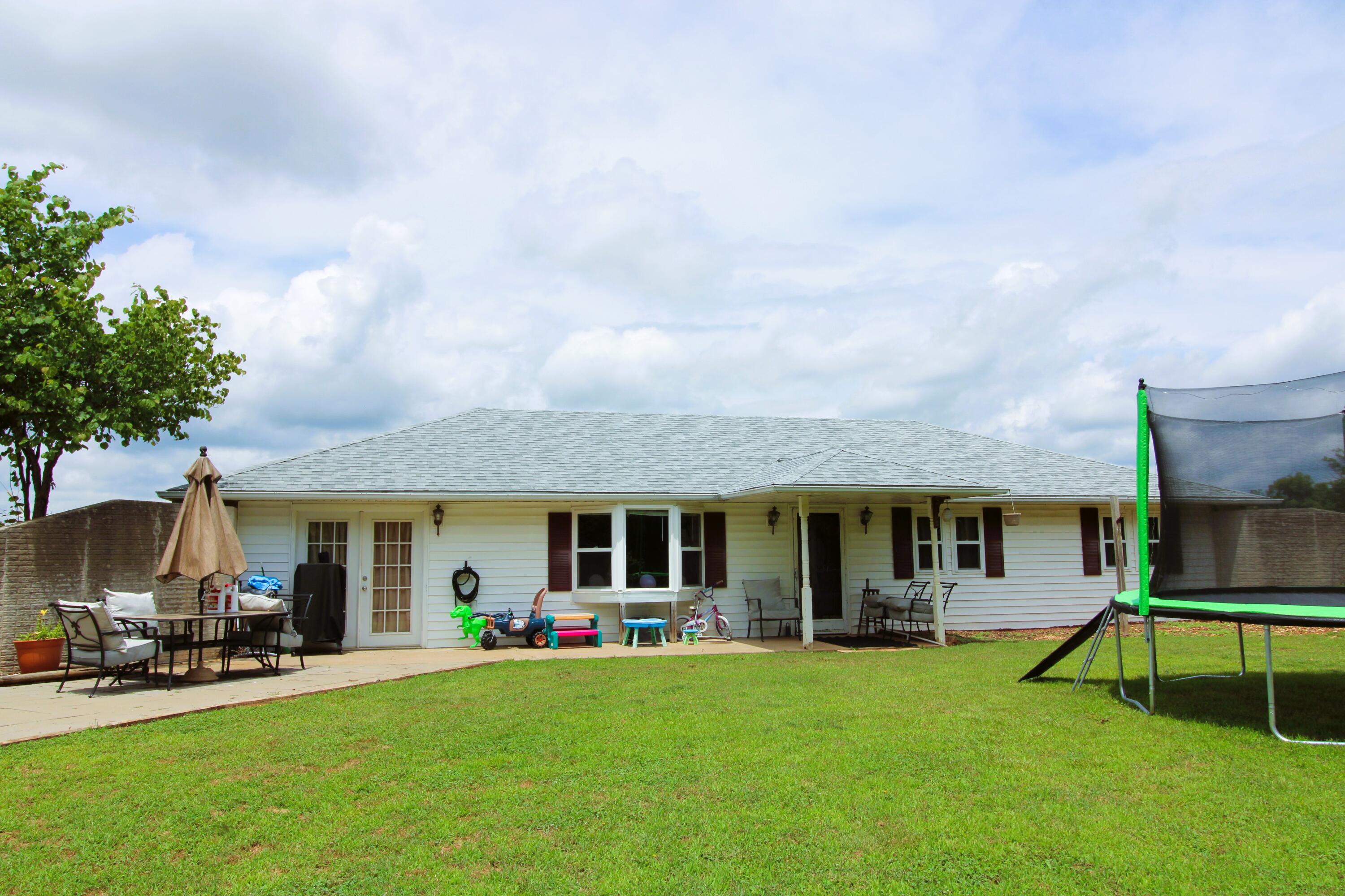 3349 Oldfield Road Property Photo 4