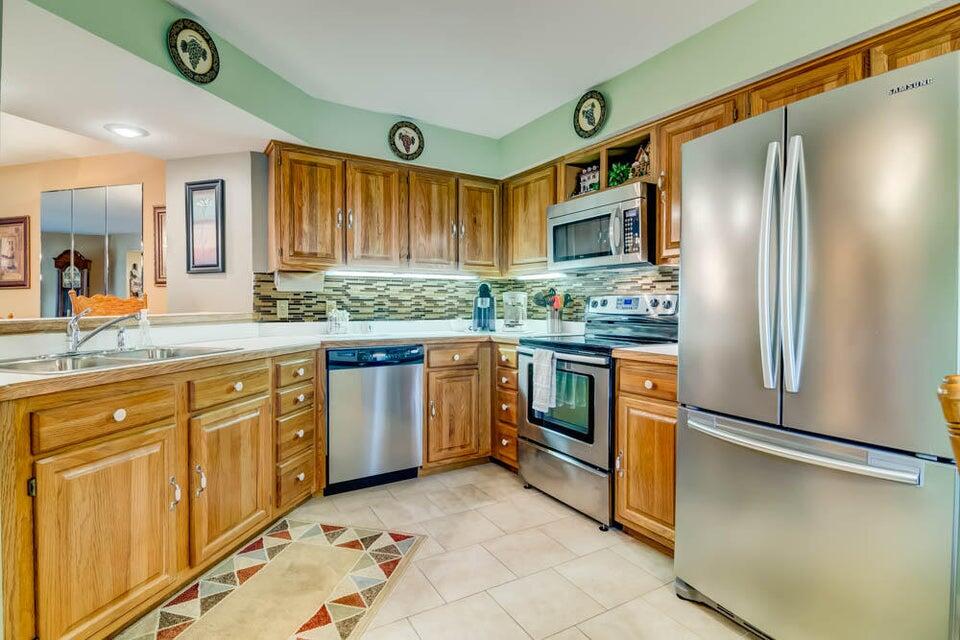 280 Wimbledon Drive Property Photo 6