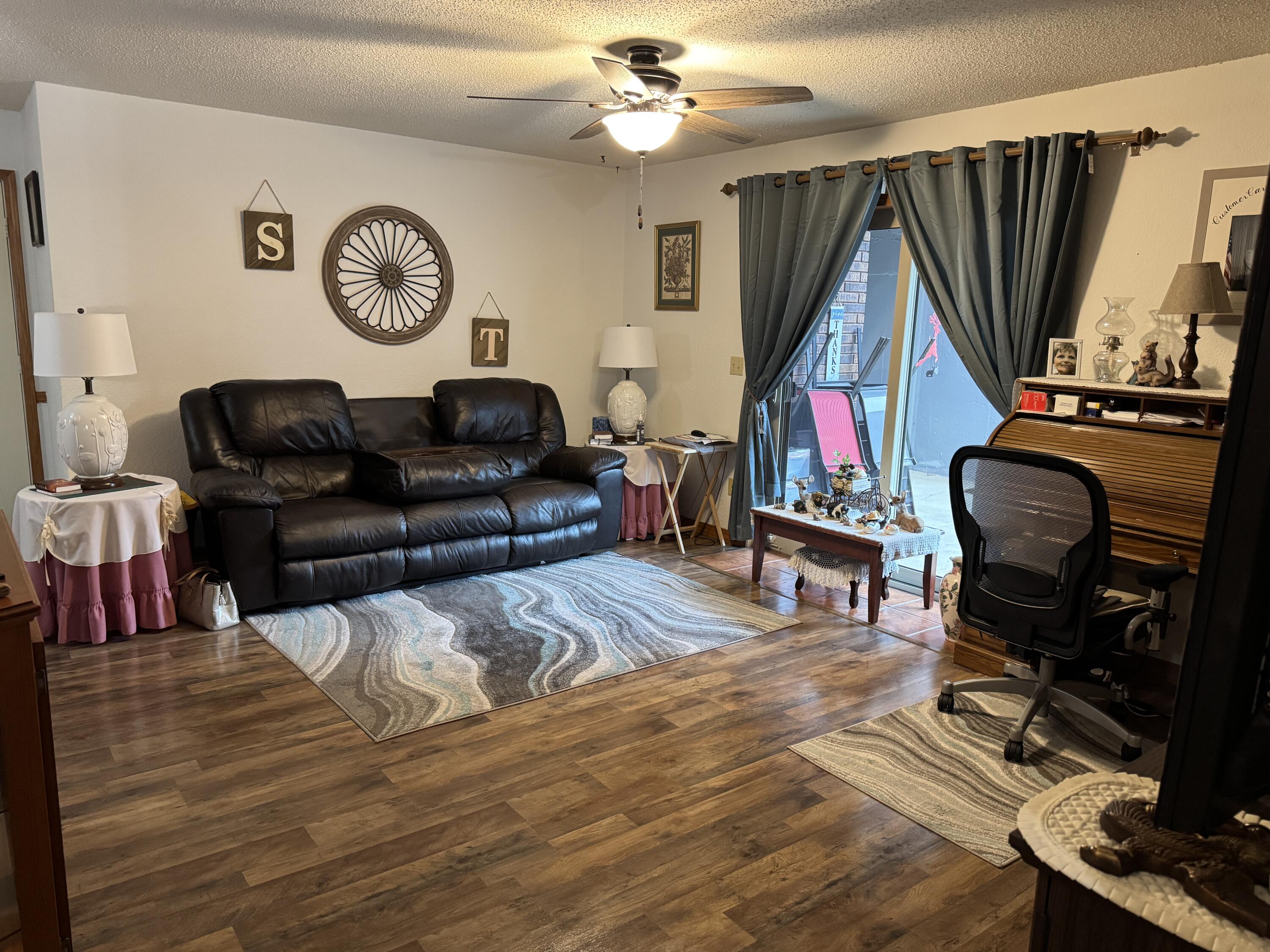 180 Wilshire Drive Property Photo 4