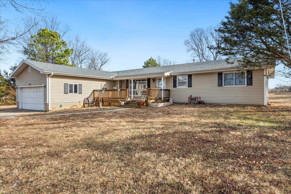 3828 North Farm Road 115 Property Photo 4