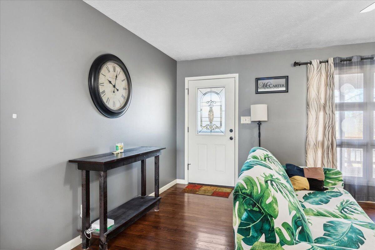 3828 North Farm Road 115 Property Photo 6