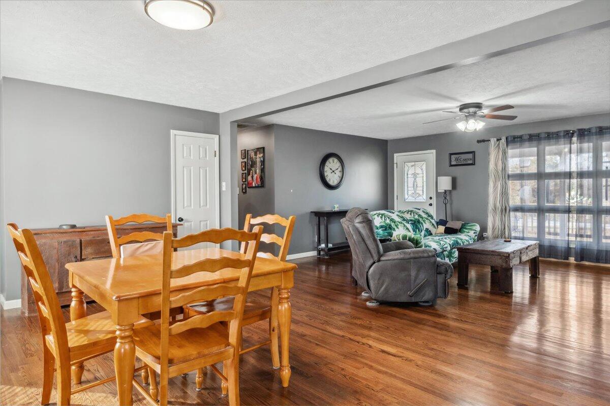 3828 North Farm Road 115 Property Photo 13