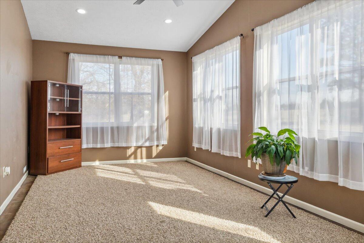 3828 North Farm Road 115 Property Photo 29