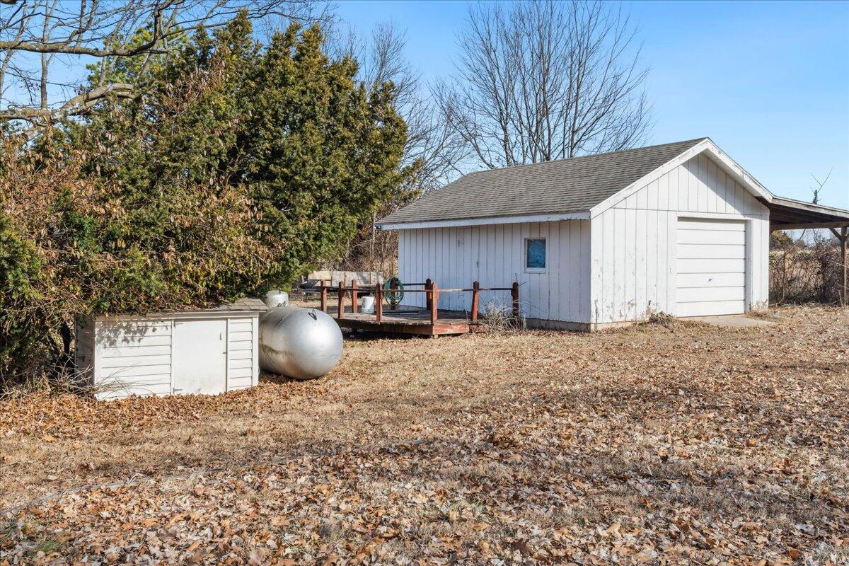 3828 North Farm Road 115 Property Photo 34