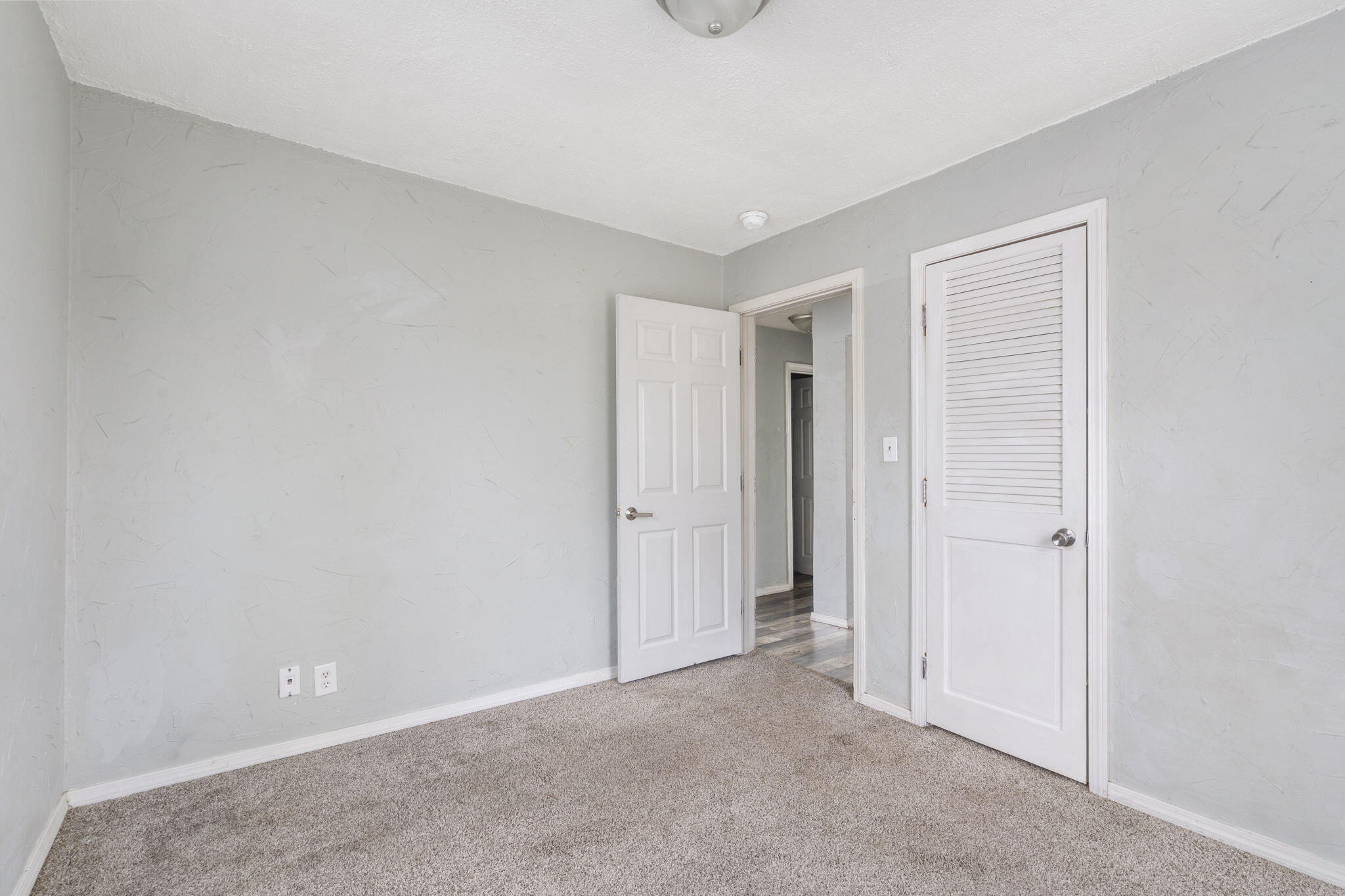 1411 West Webster Street Property Photo 9