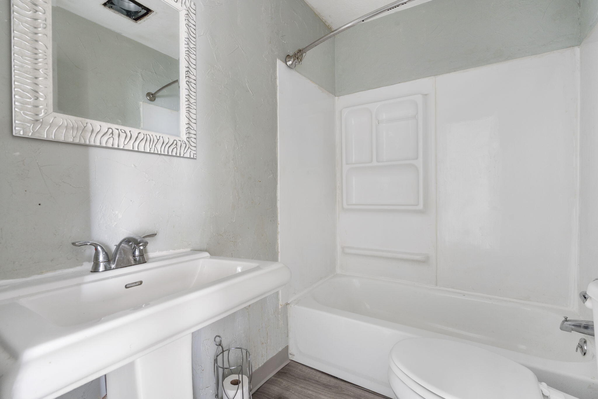 1411 West Webster Street Property Photo 10