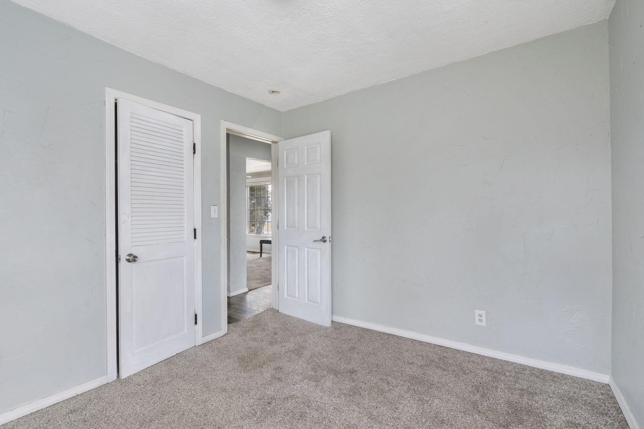1411 West Webster Street Property Photo 12