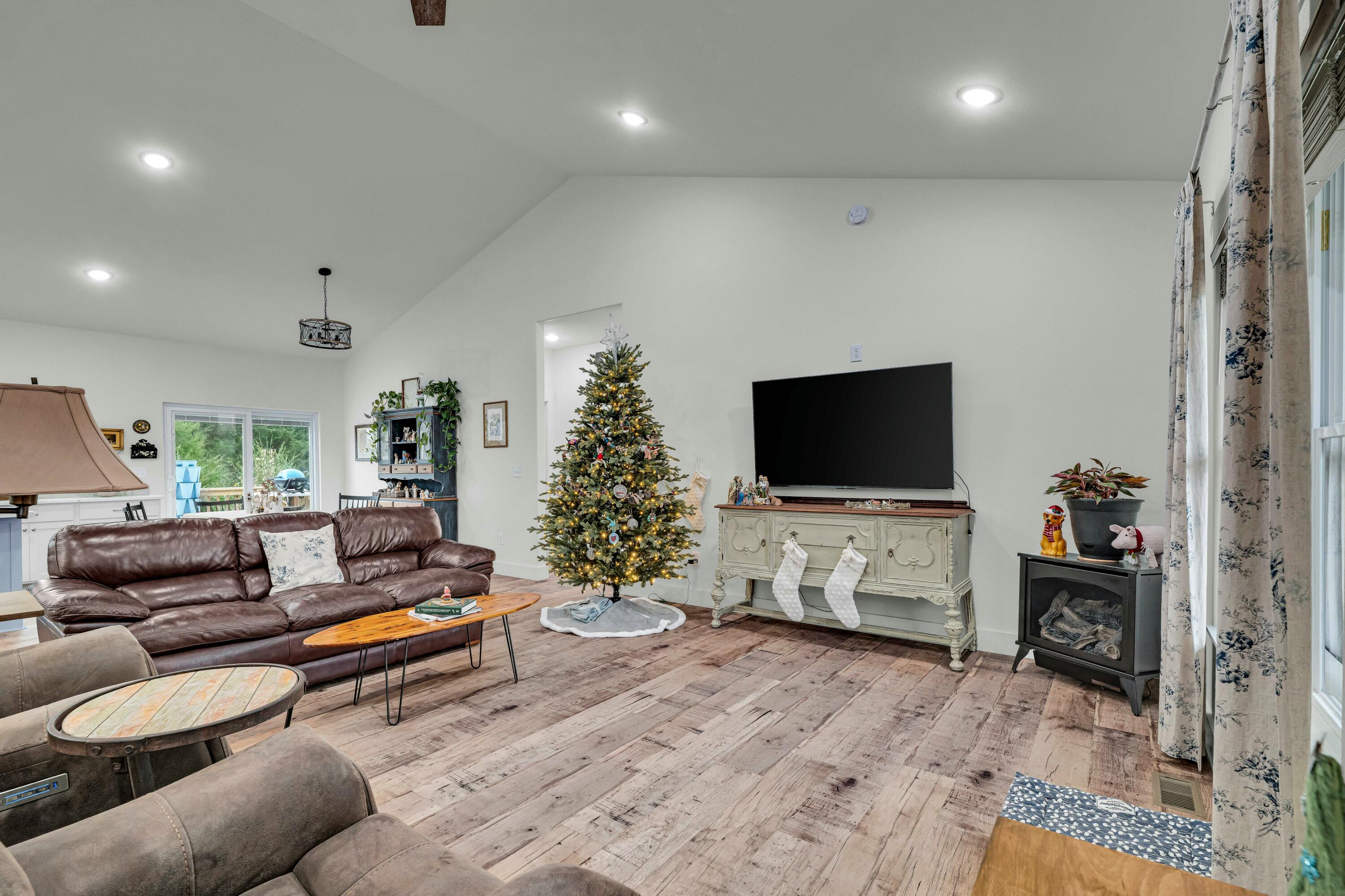 8532 County Road 6890 Property Photo 11