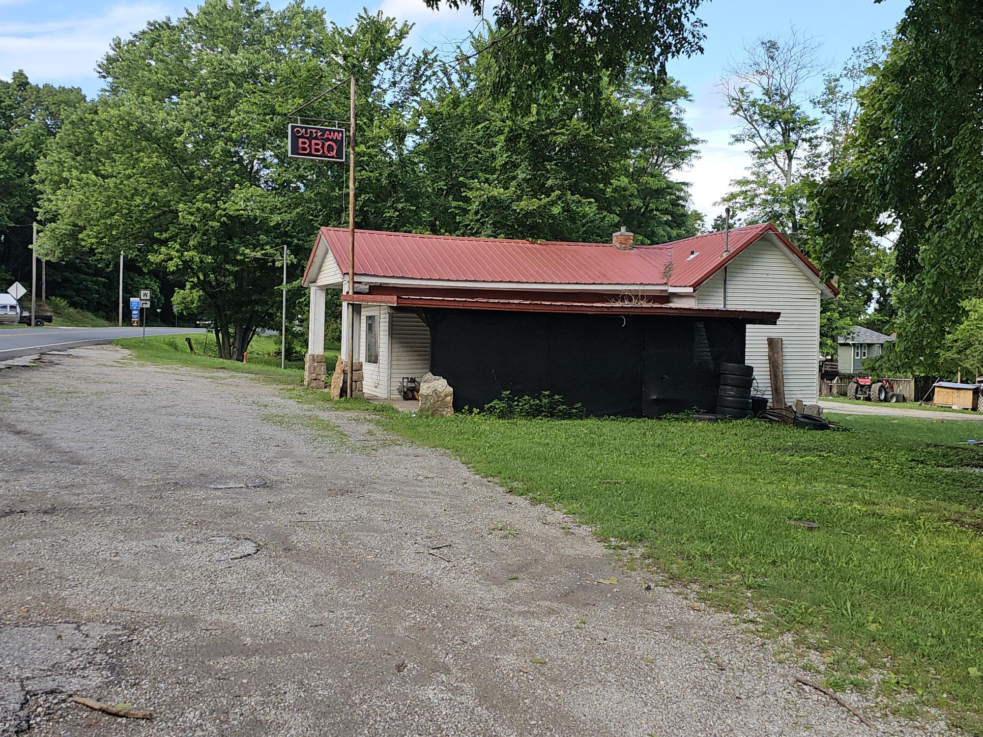 306/308 Jesse James Road Property Photo 1