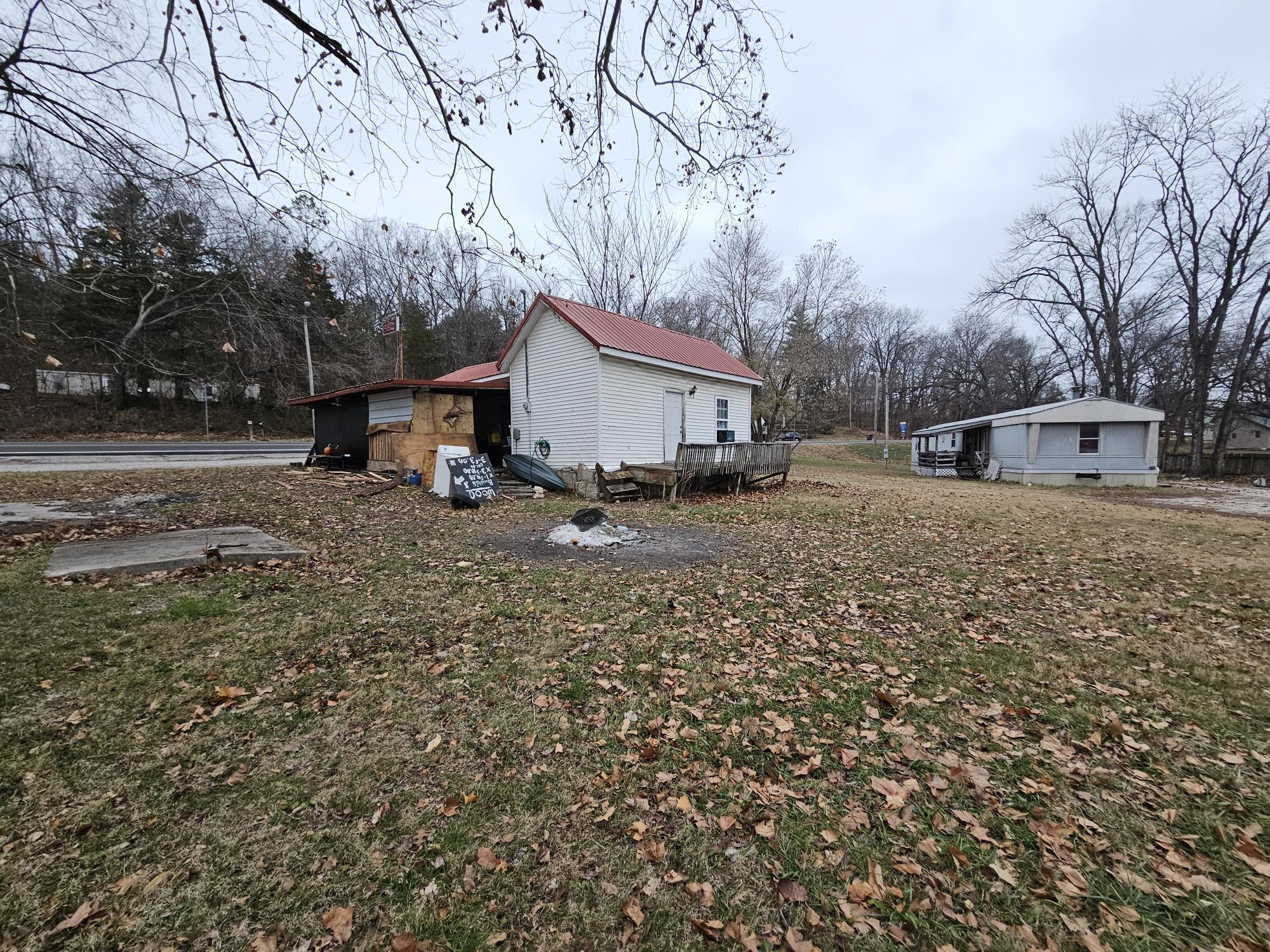 306/308 Jesse James Road Property Photo 3