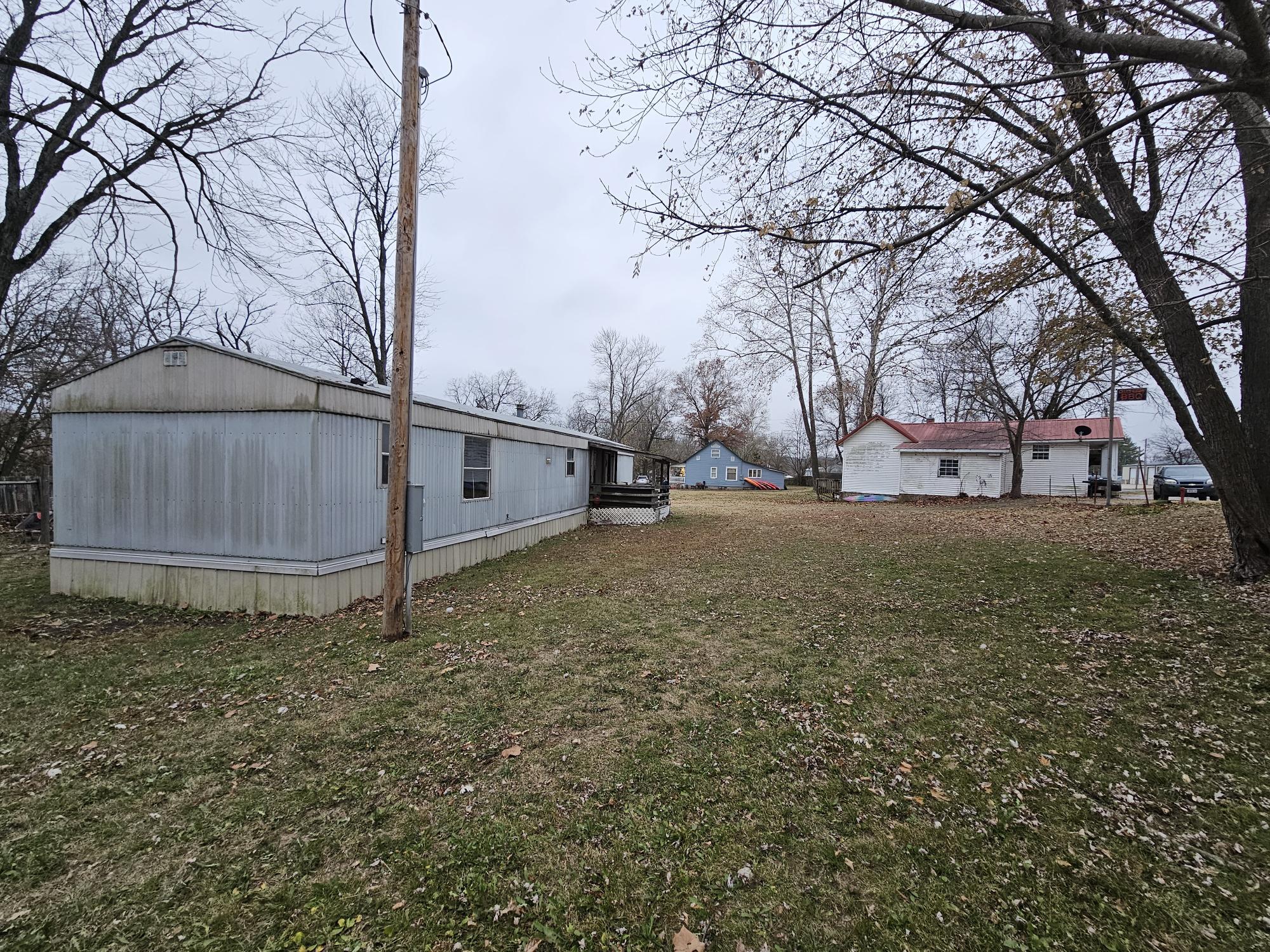 306/308 Jesse James Road Property Photo 4