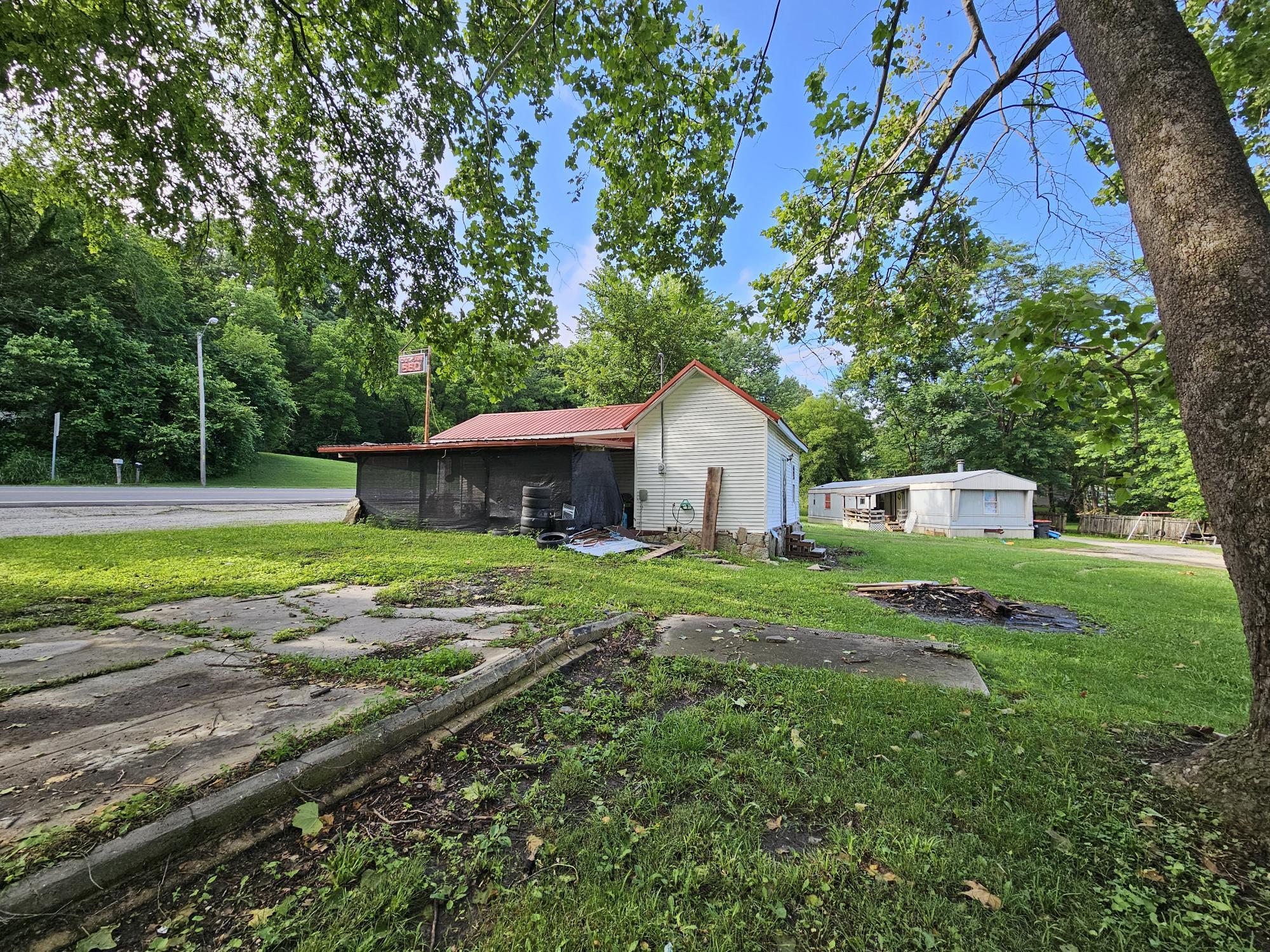 306/308 Jesse James Road Property Photo 9